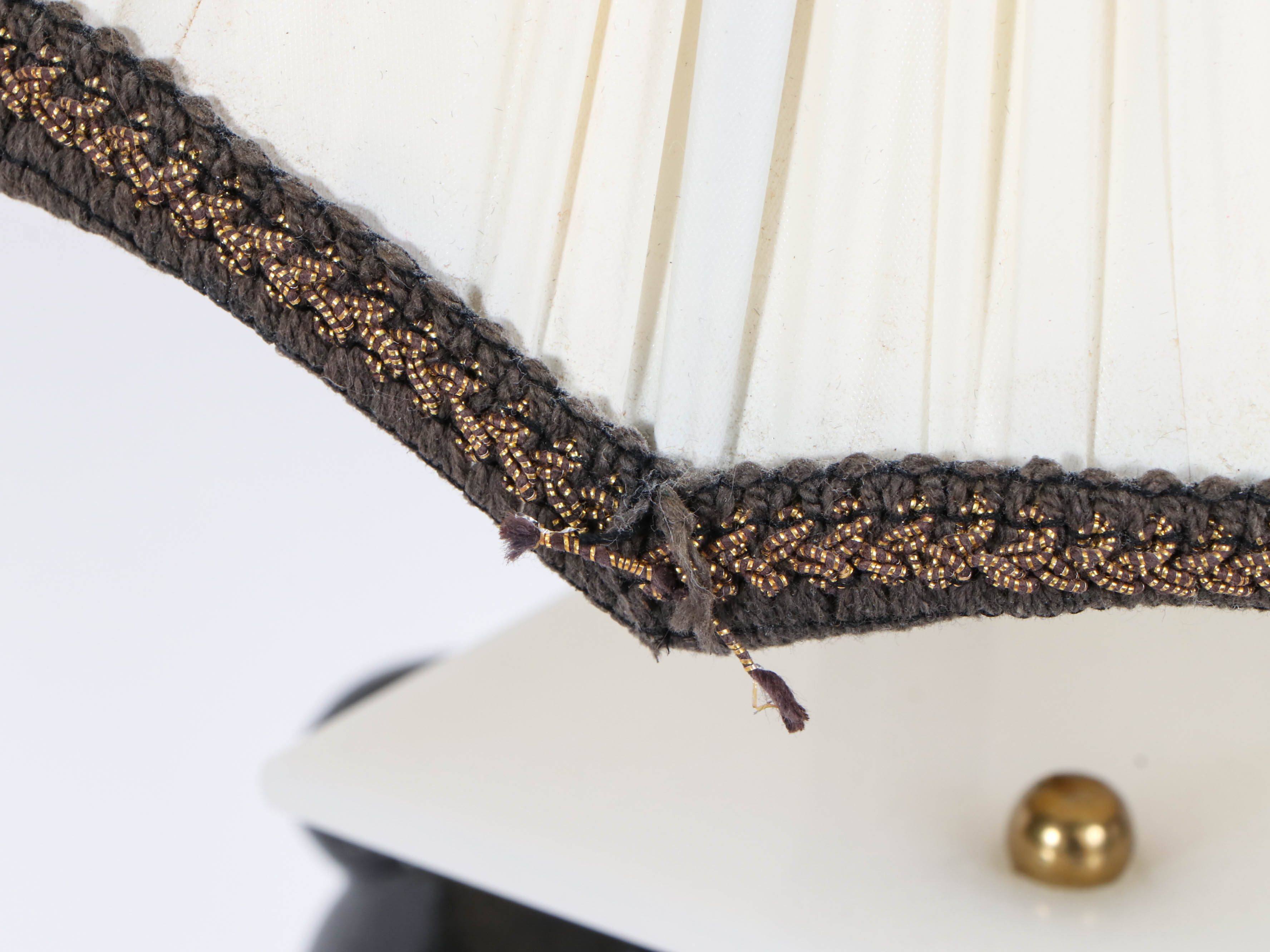 Porcelain Japanese Figure Music Box Lamp with Vase, Mid-Late 20th Century