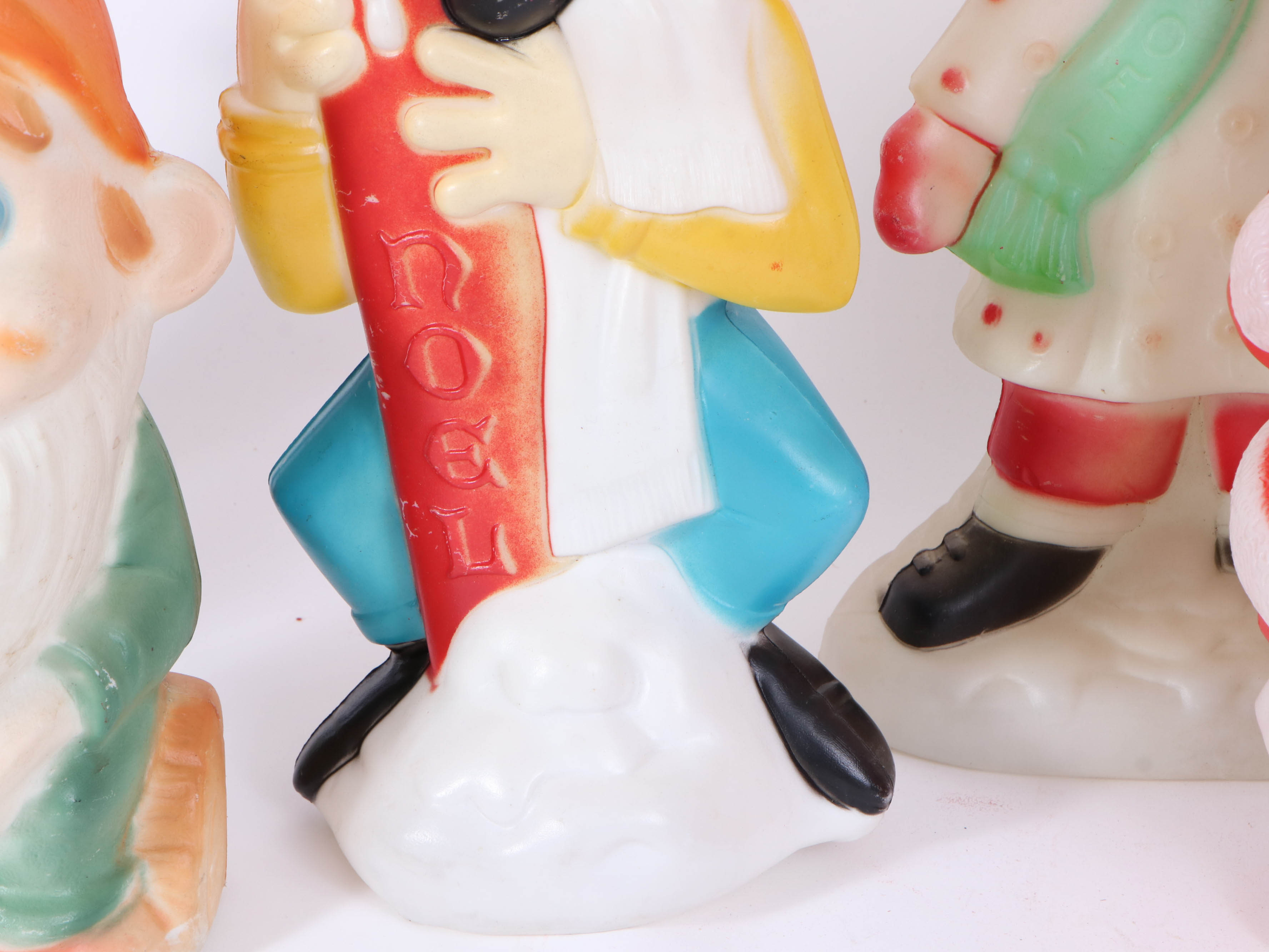 Empire Disney "Goofy" Light with Illuminated Blow Mold Christmas Decorations