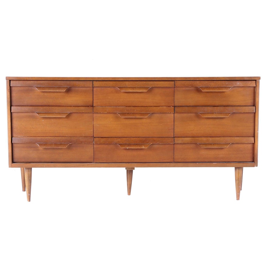 Bassett Mid Century Modern Walnut Chest of Drawers, Mid-20th Century