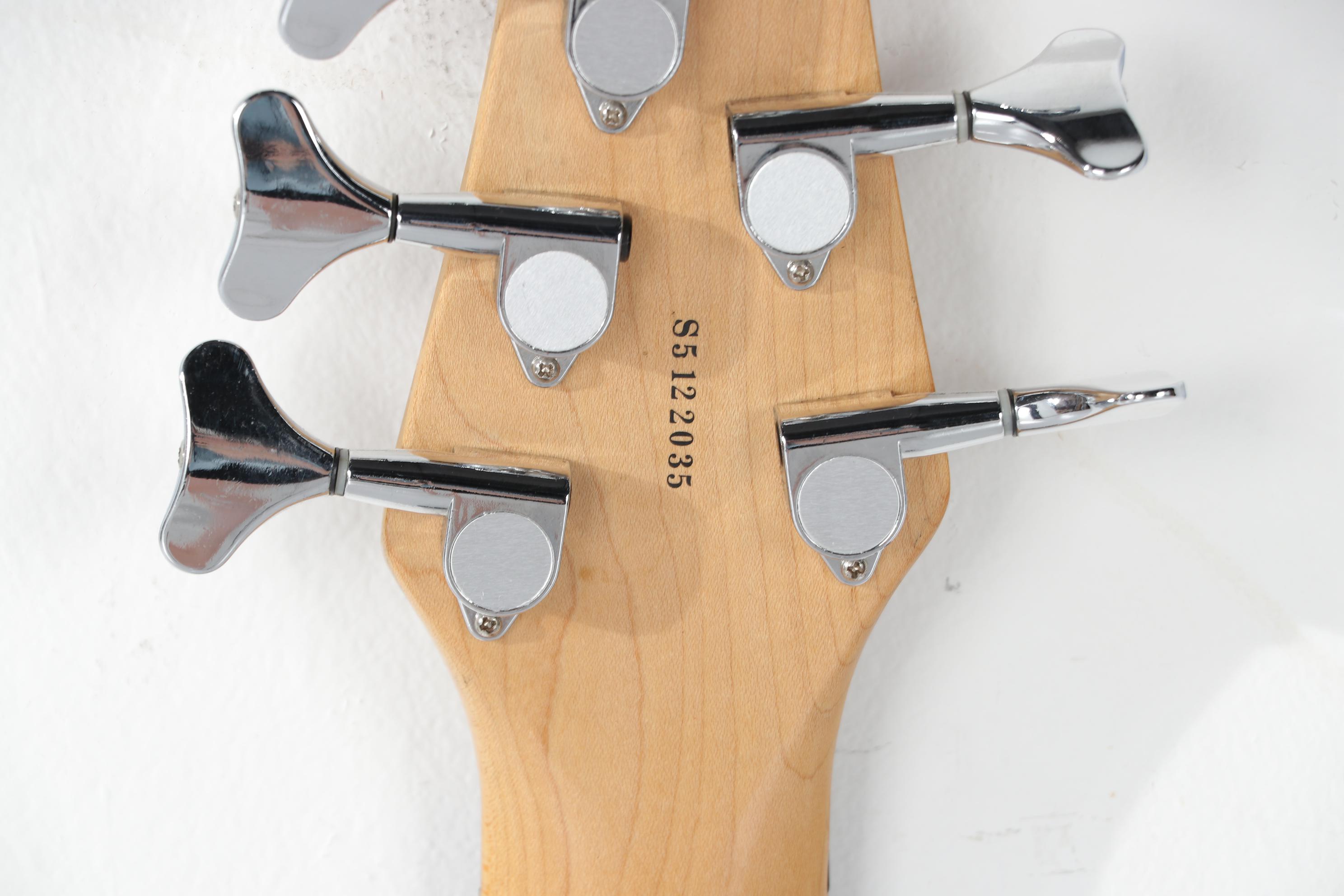 Washburn XB-600 6-String Bass Guitar