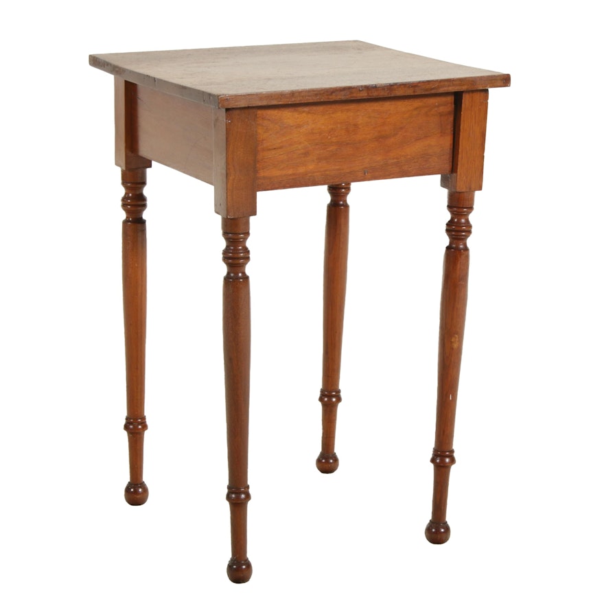 Walnut Turned Leg Accent Table, Early 20th Century