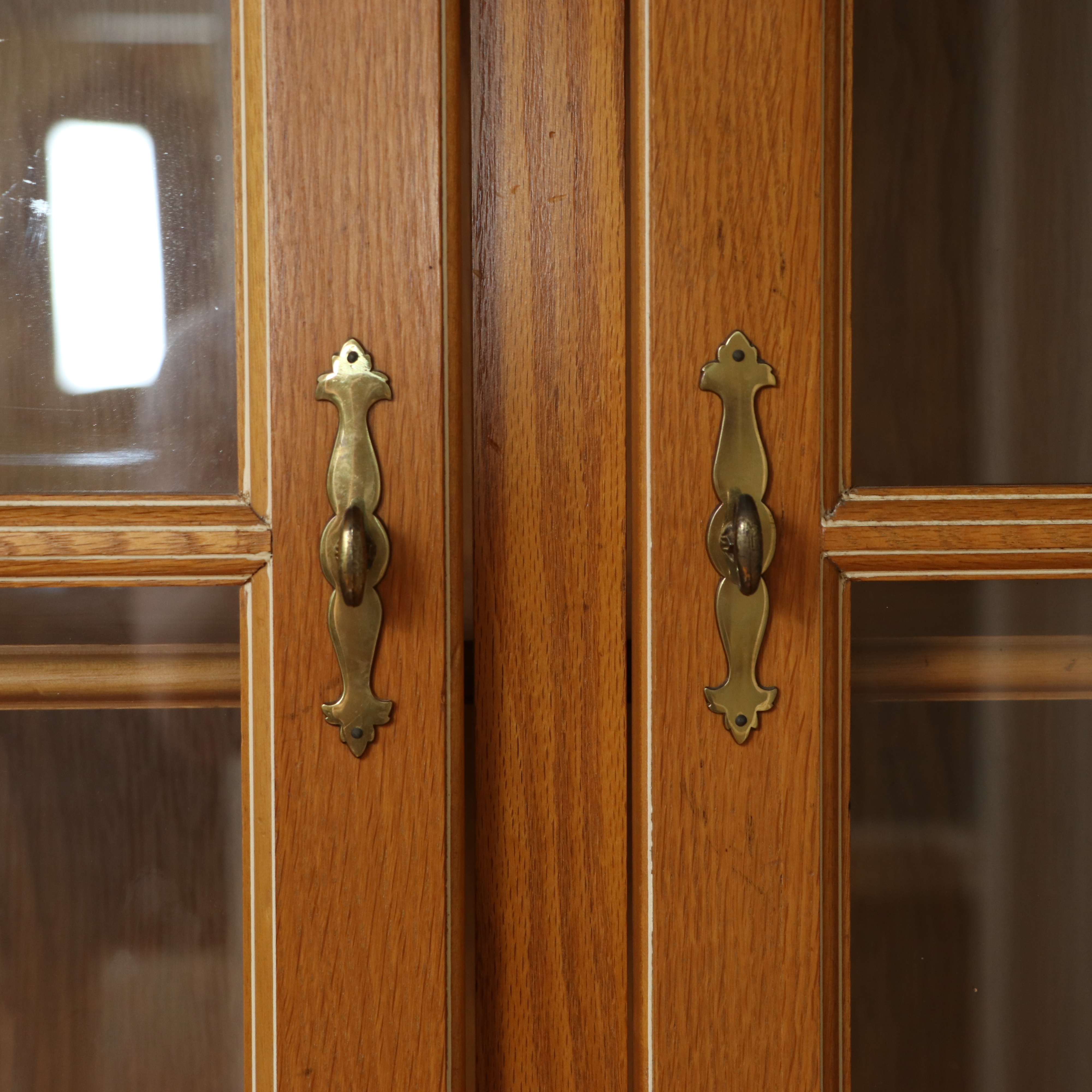Century Furniture Oak China Cabinet, Late 20th Century