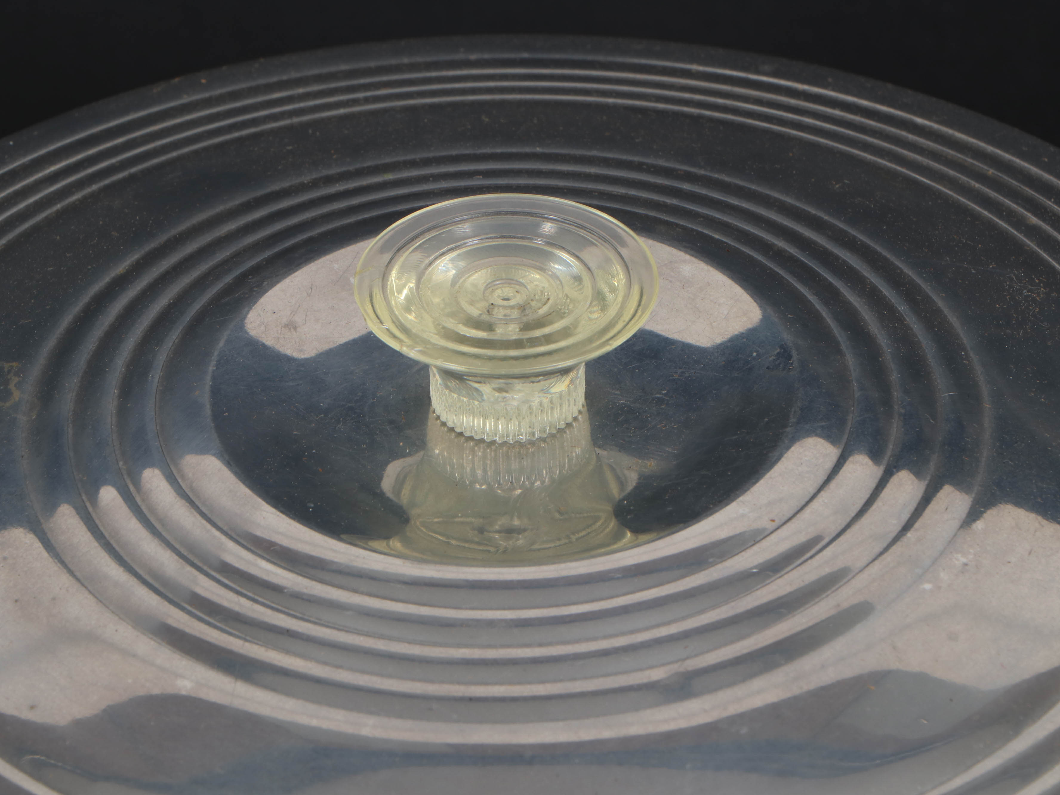 Heller Hostess-Ware "Musicake" Music Box Cake Stand