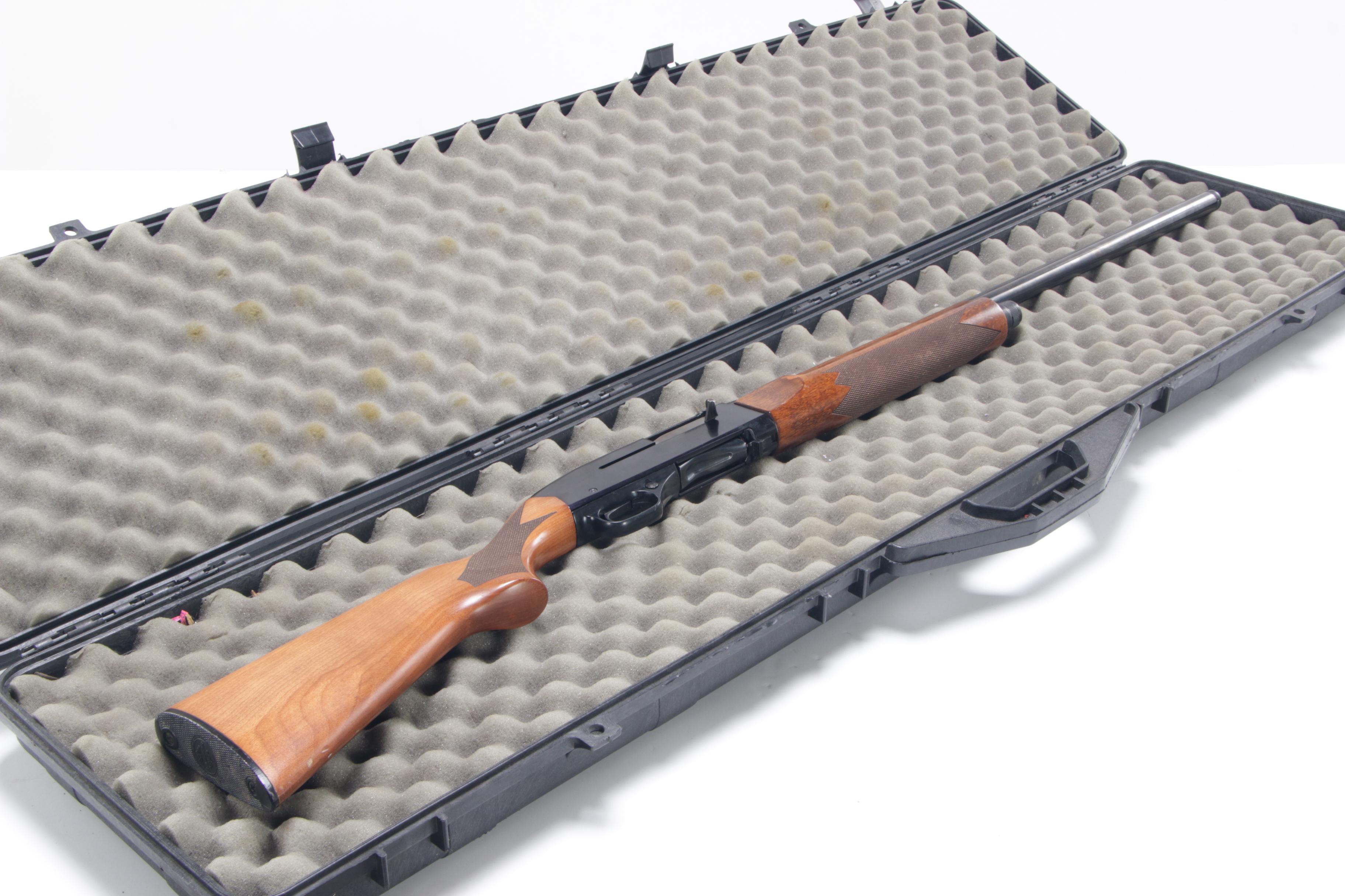 Winchester Model 140 Ranger 12 Gauge Semi-Auto Shotgun with Hard Case