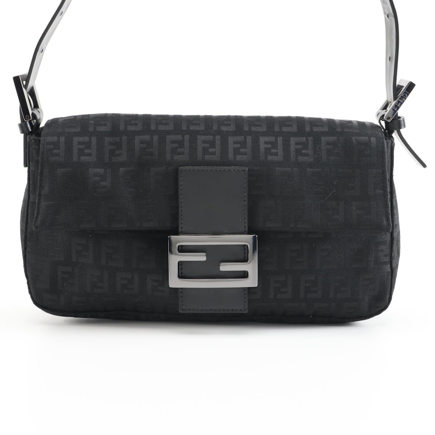Fendi Borsa Passaspalla Zucchino and Leather Handbag in Black