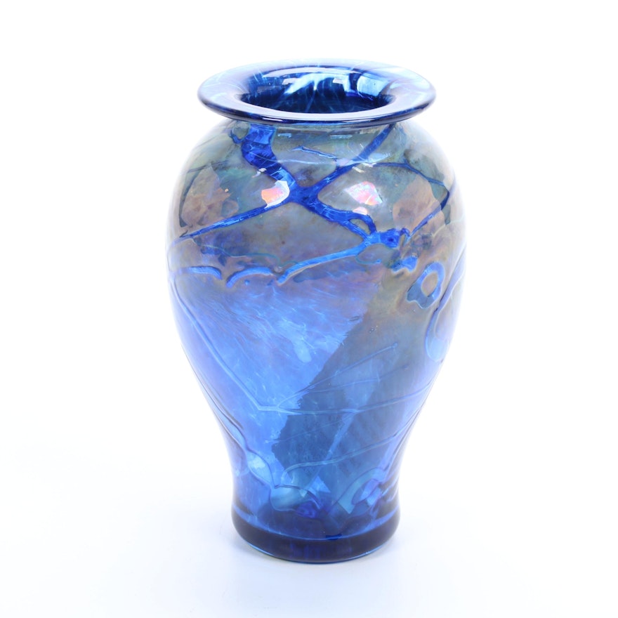 Signed Lisa Oakley Handblown Art Glass Vase
