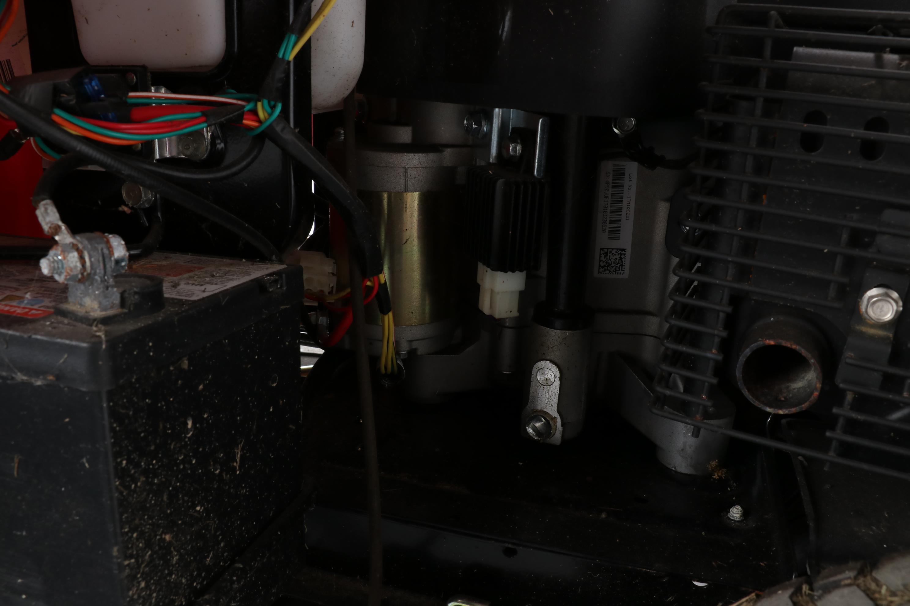 Craftsman R1000 30" Cutting Deck 22HP Gas Riding Mower