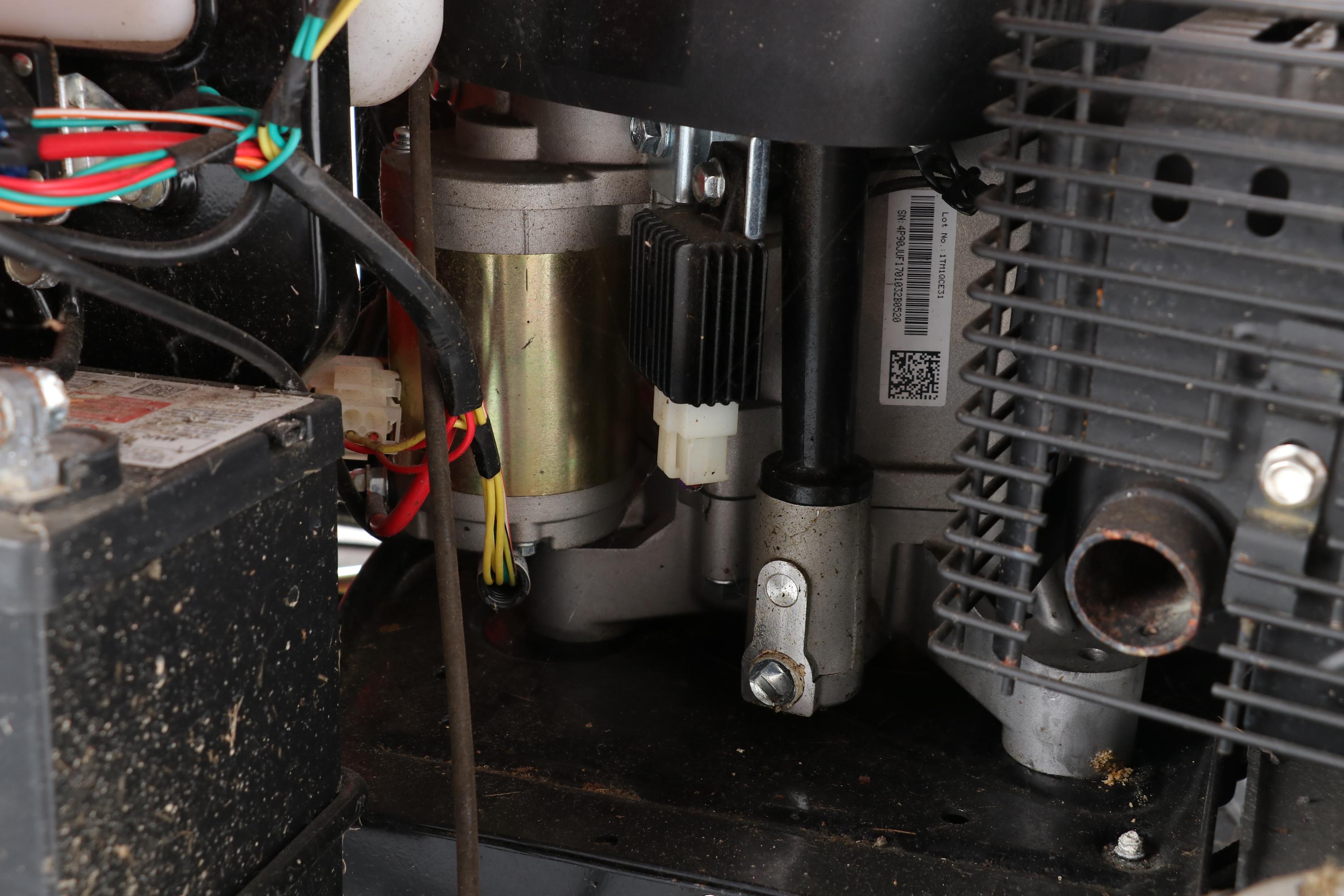 Craftsman R1000 30" Cutting Deck 22HP Gas Riding Mower