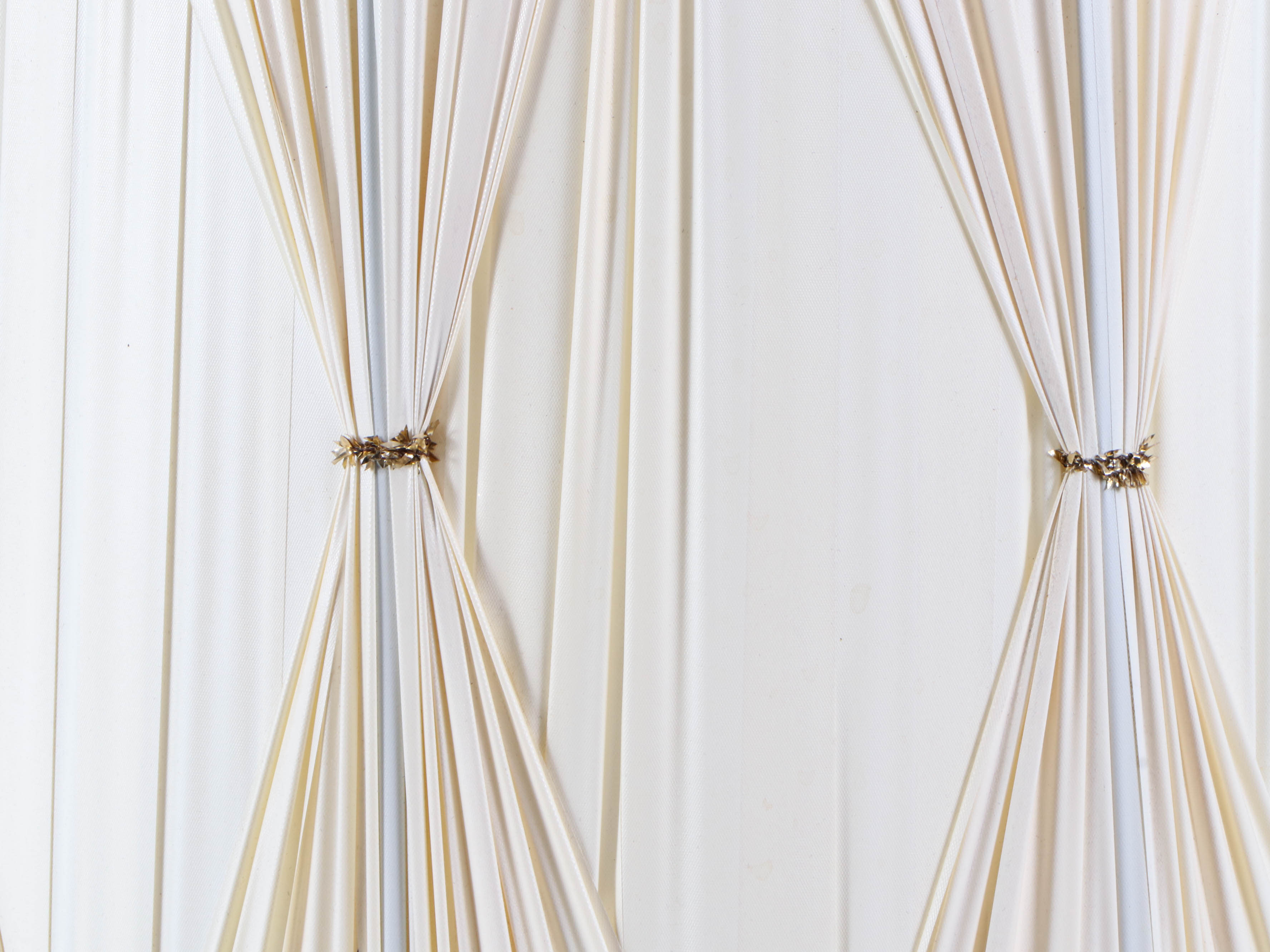 Porcelain Japanese Figure Music Box Lamp with Vase, Mid-Late 20th Century