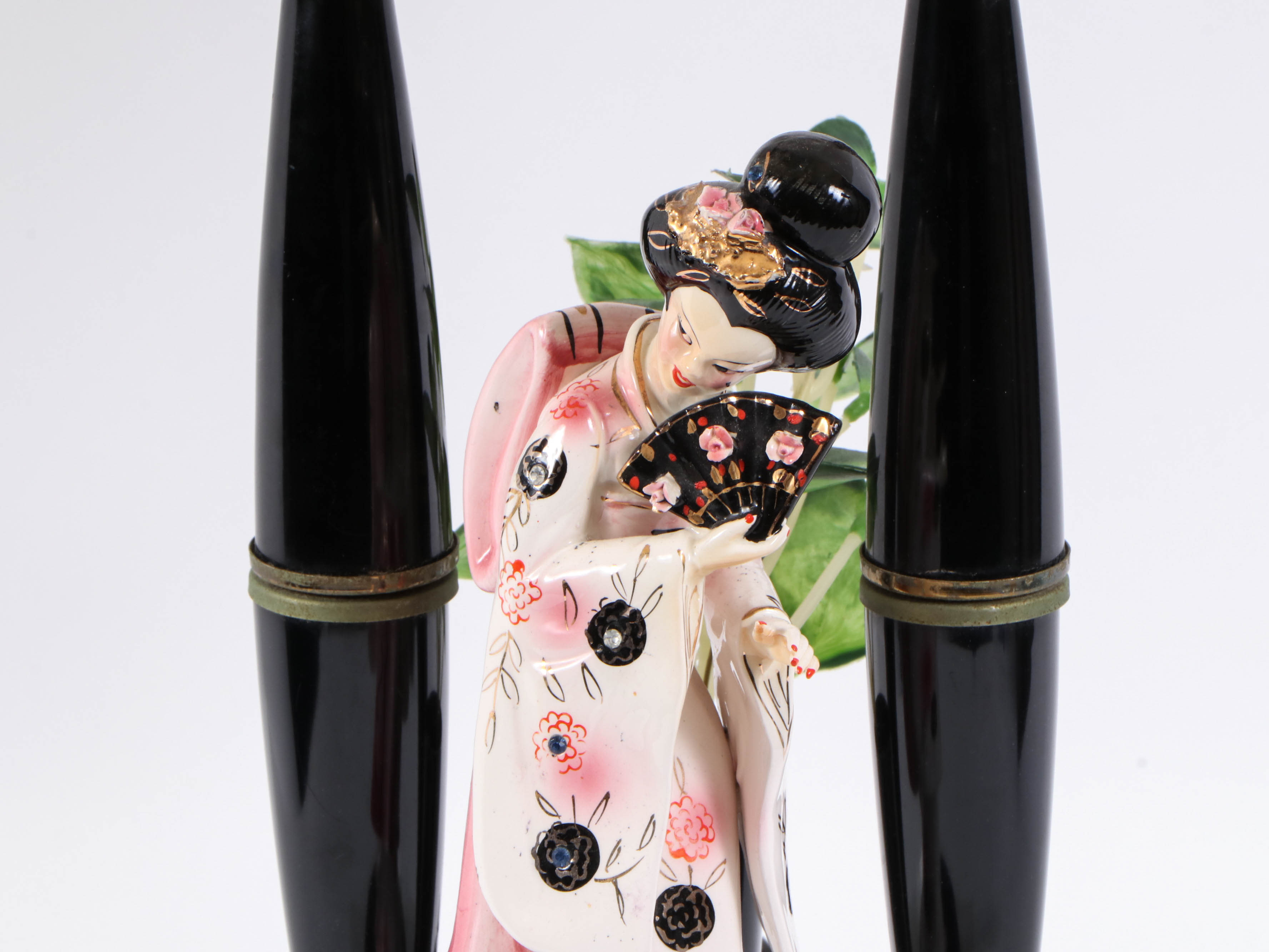 Porcelain Japanese Figure Music Box Lamp with Vase, Mid-Late 20th Century