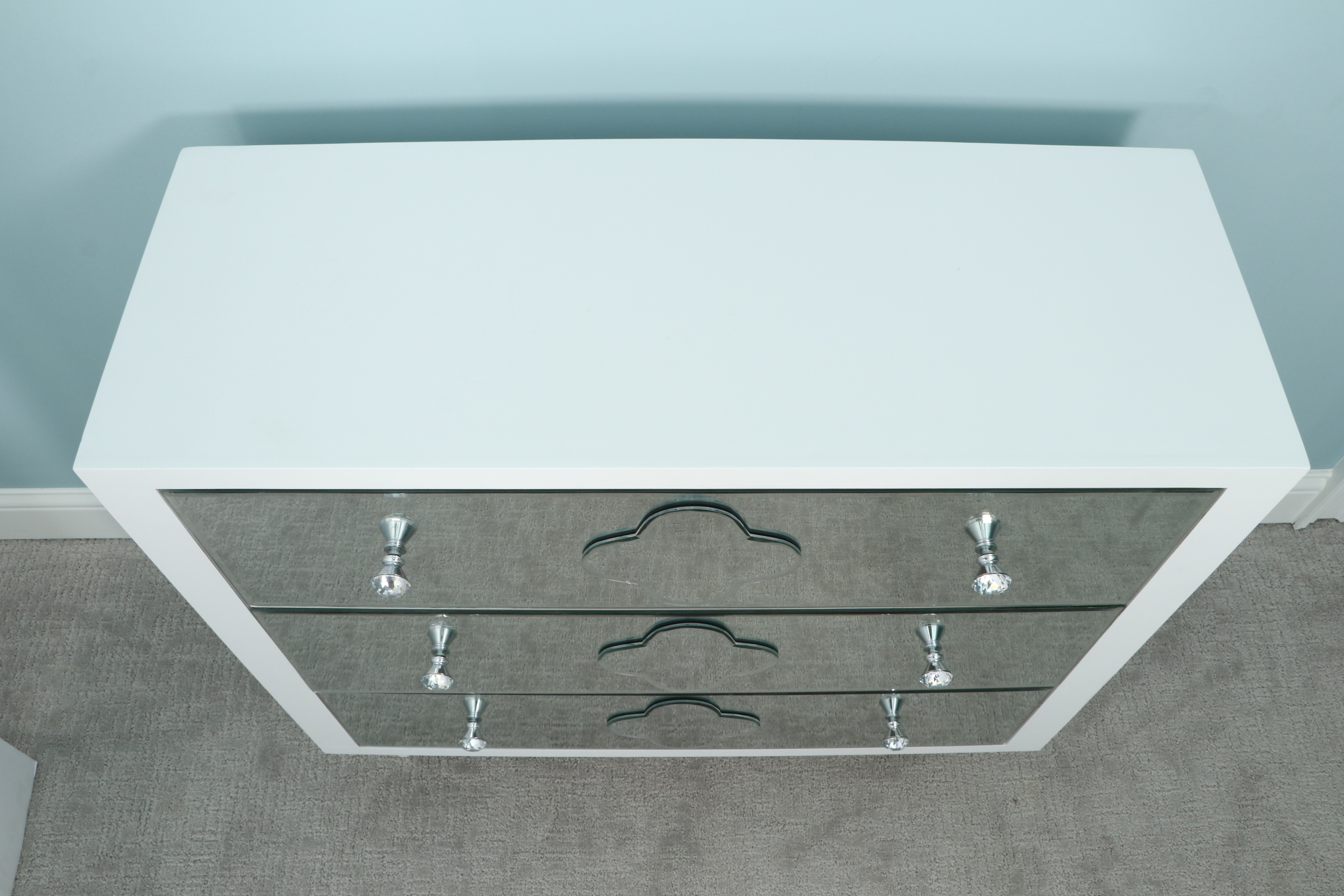 Modern Chest of Drawers with Mirrored Drawer Fronts