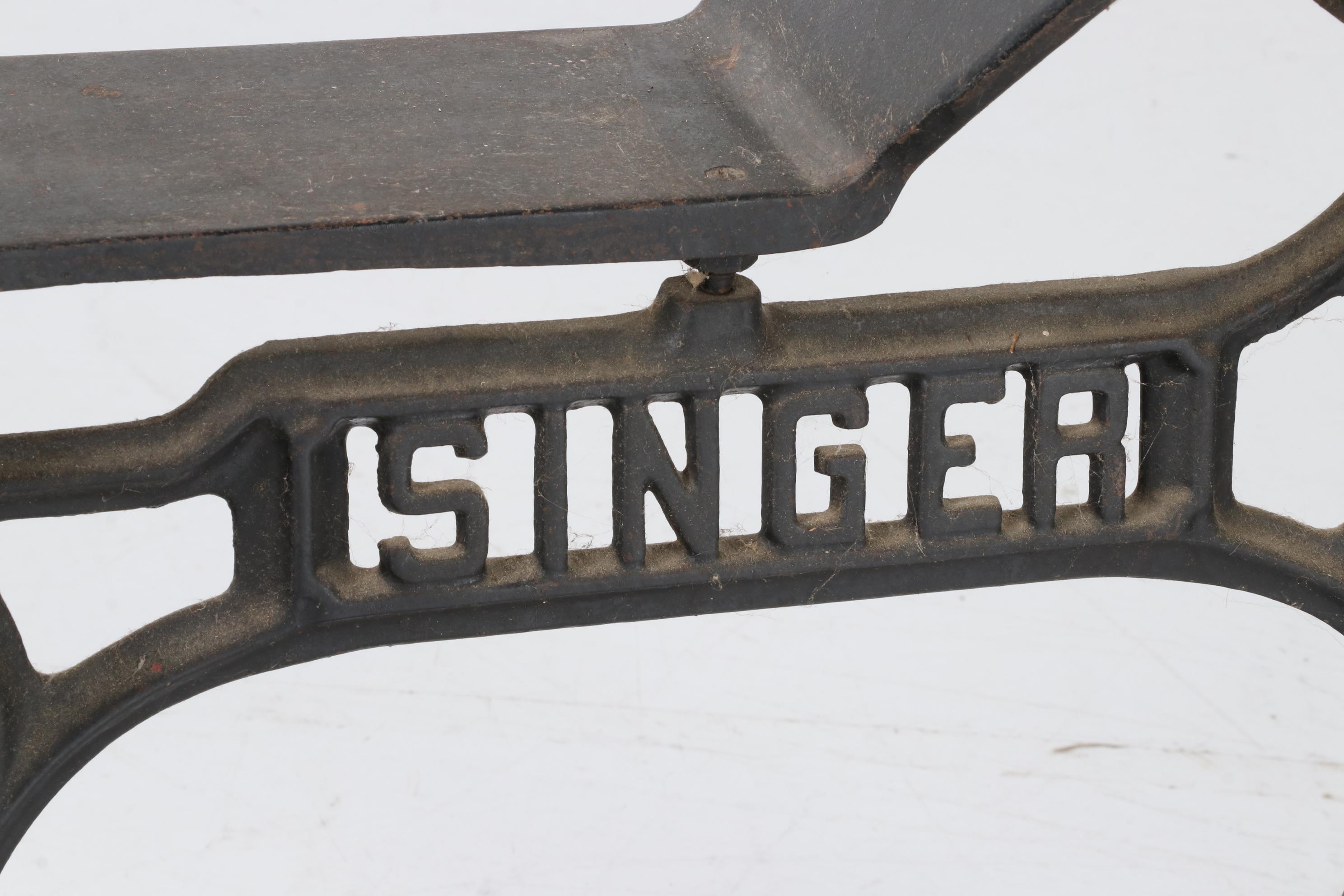 Singer 294 Leather and Patching Sewing Machine with Cast Iron Table