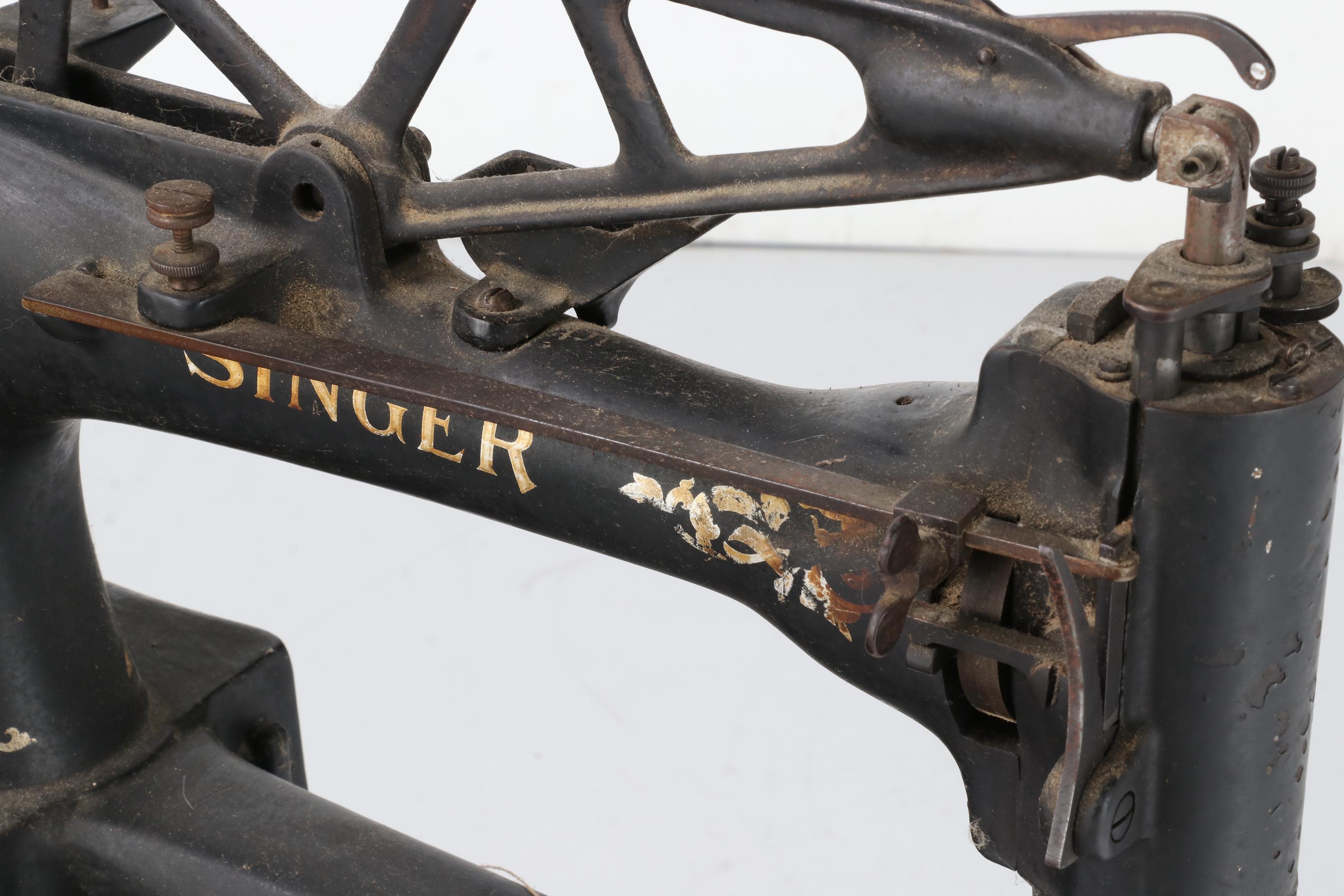 Singer 294 Leather and Patching Sewing Machine with Cast Iron Table