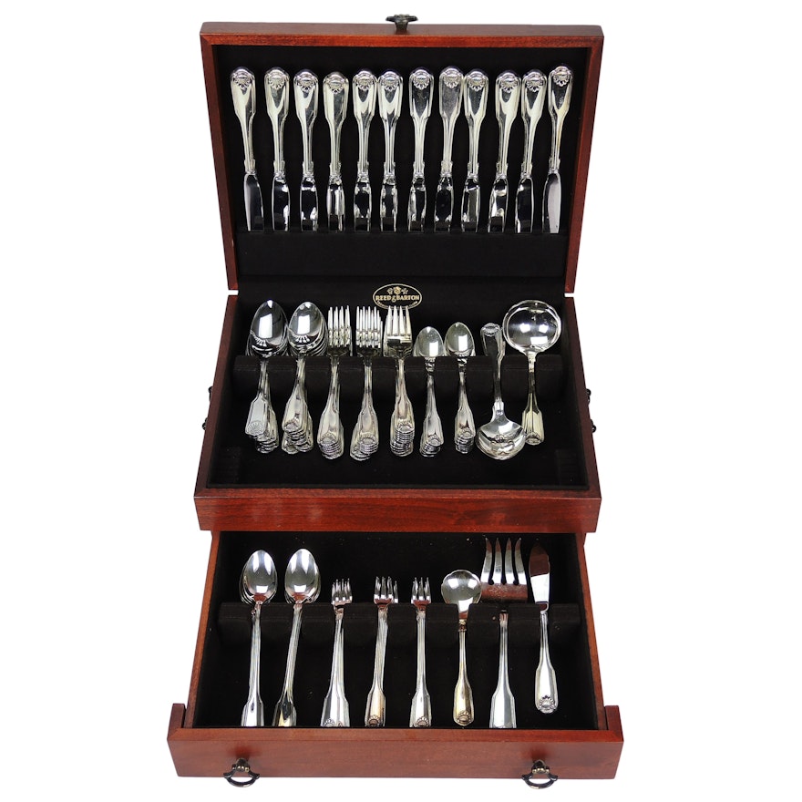 Oneida "Classic Shell" Stainless Steel Flatware with Chest, Mid to Late 20th C.