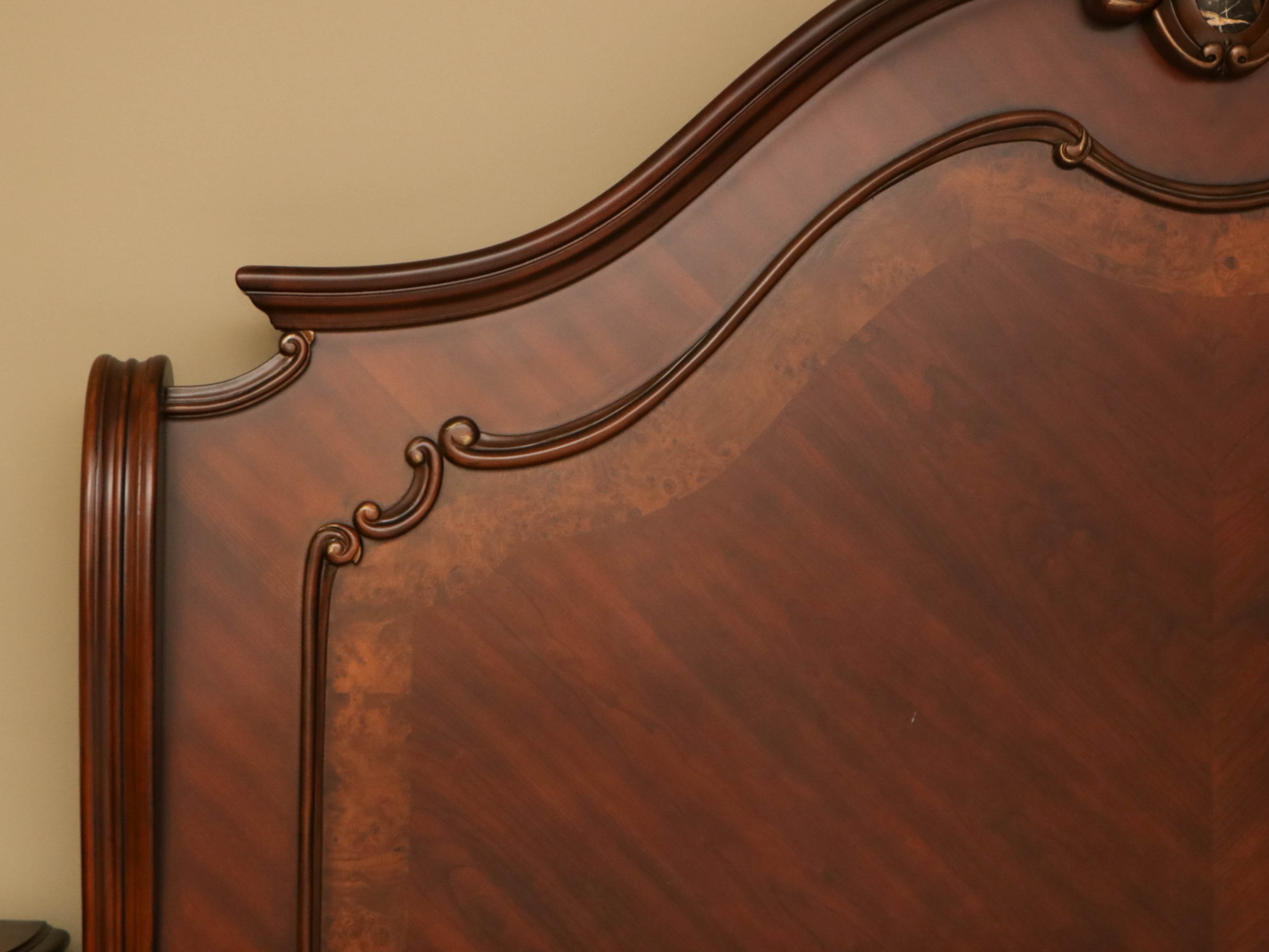 Michael Amini Bella Veneto "Eastern King" Sleigh Bed, King