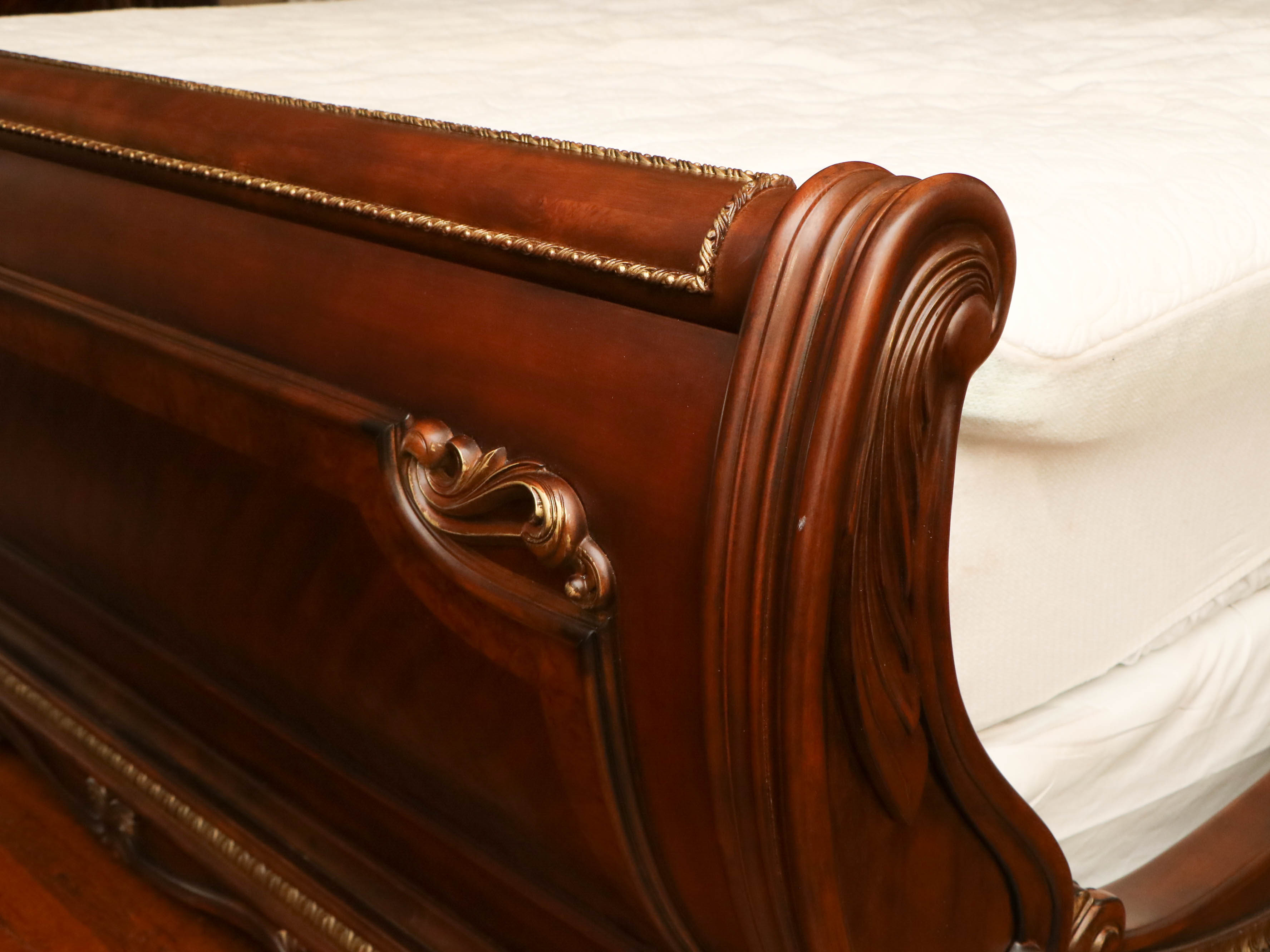 Michael Amini Bella Veneto "Eastern King" Sleigh Bed, King