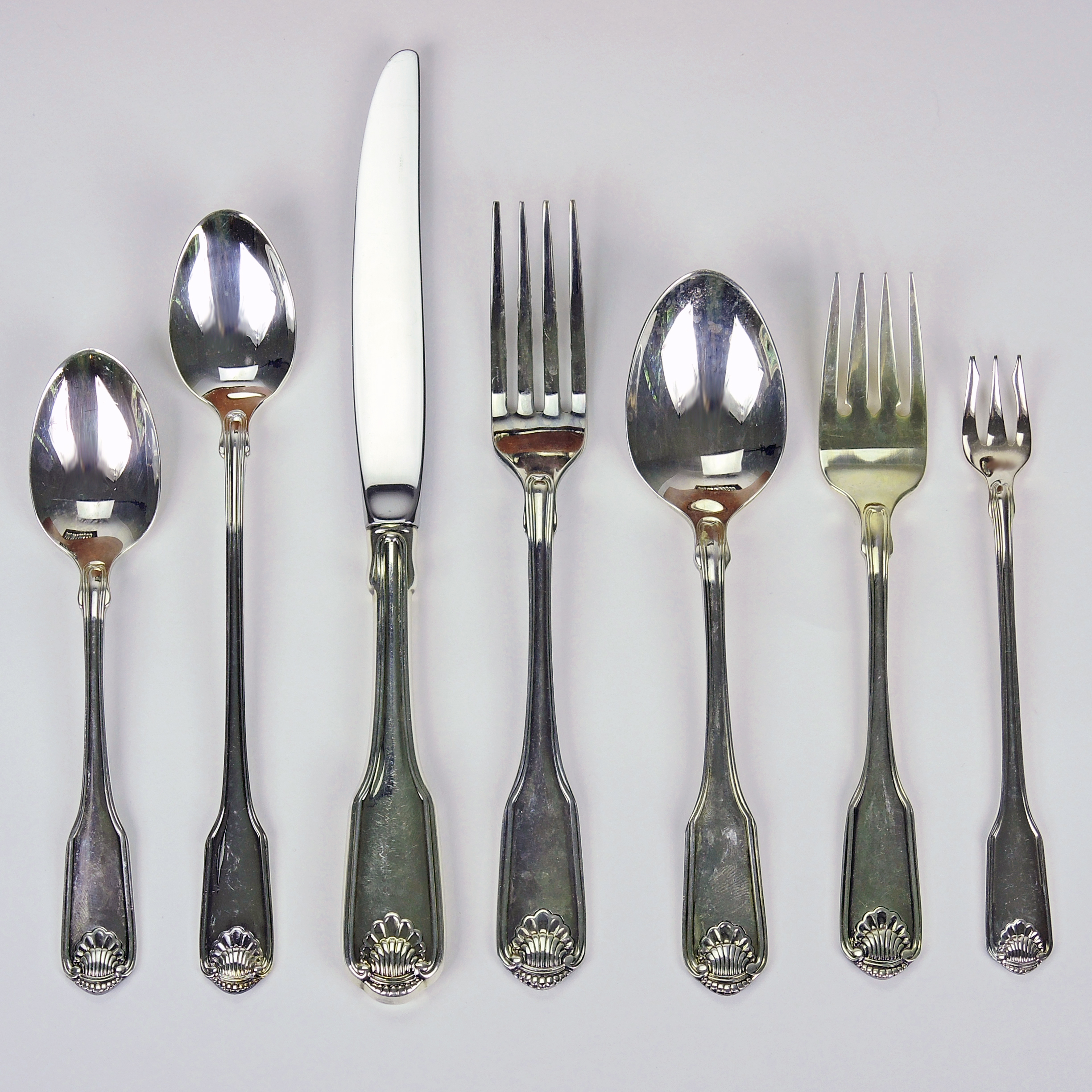 Oneida "Classic Shell" Stainless Steel Flatware with Chest, Mid to Late 20th C.