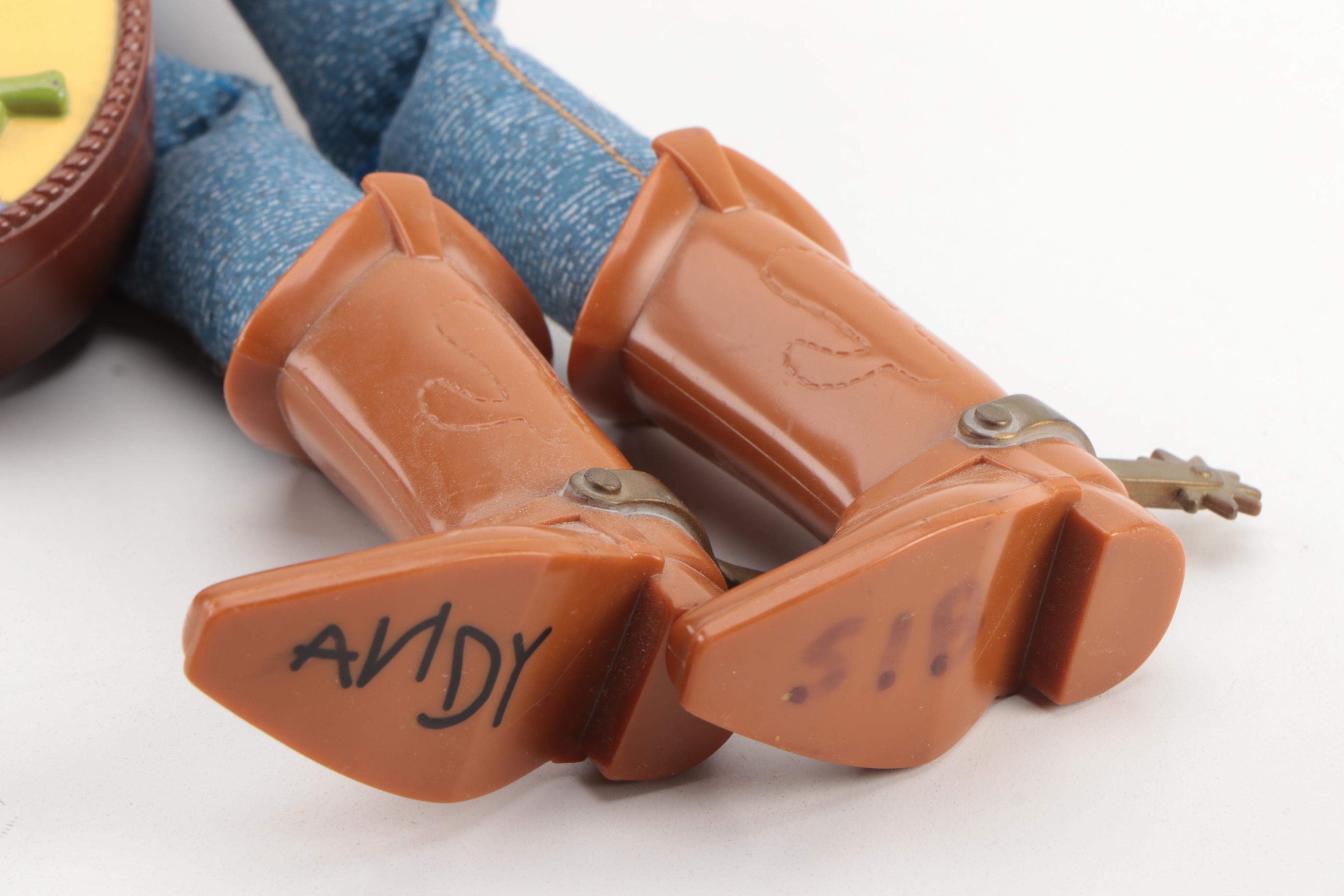 Thinkway "Toy Story 2" Buzz Lightyear and Sheriff Woody Talking Action Figures