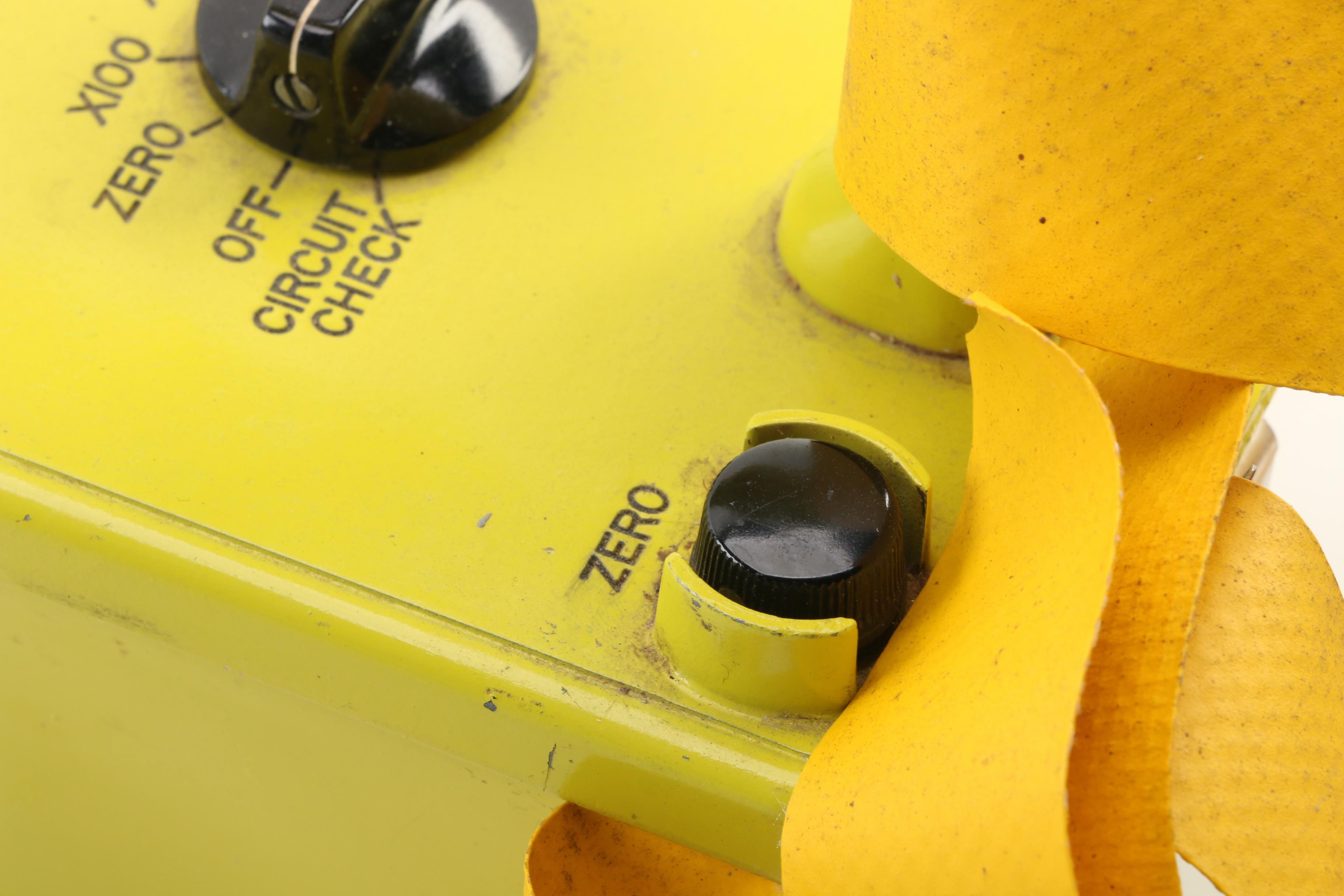 Victoreen Instrument Co. Model No. IA Geiger Counter, Mid-20th Century