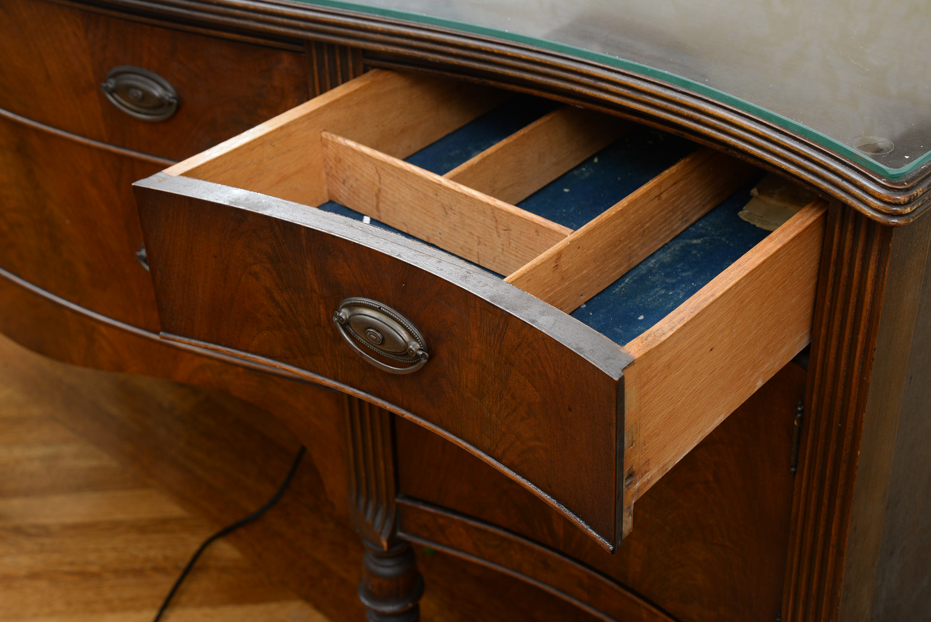 Federal Style Walnut Sideboard, Mid-20th Century