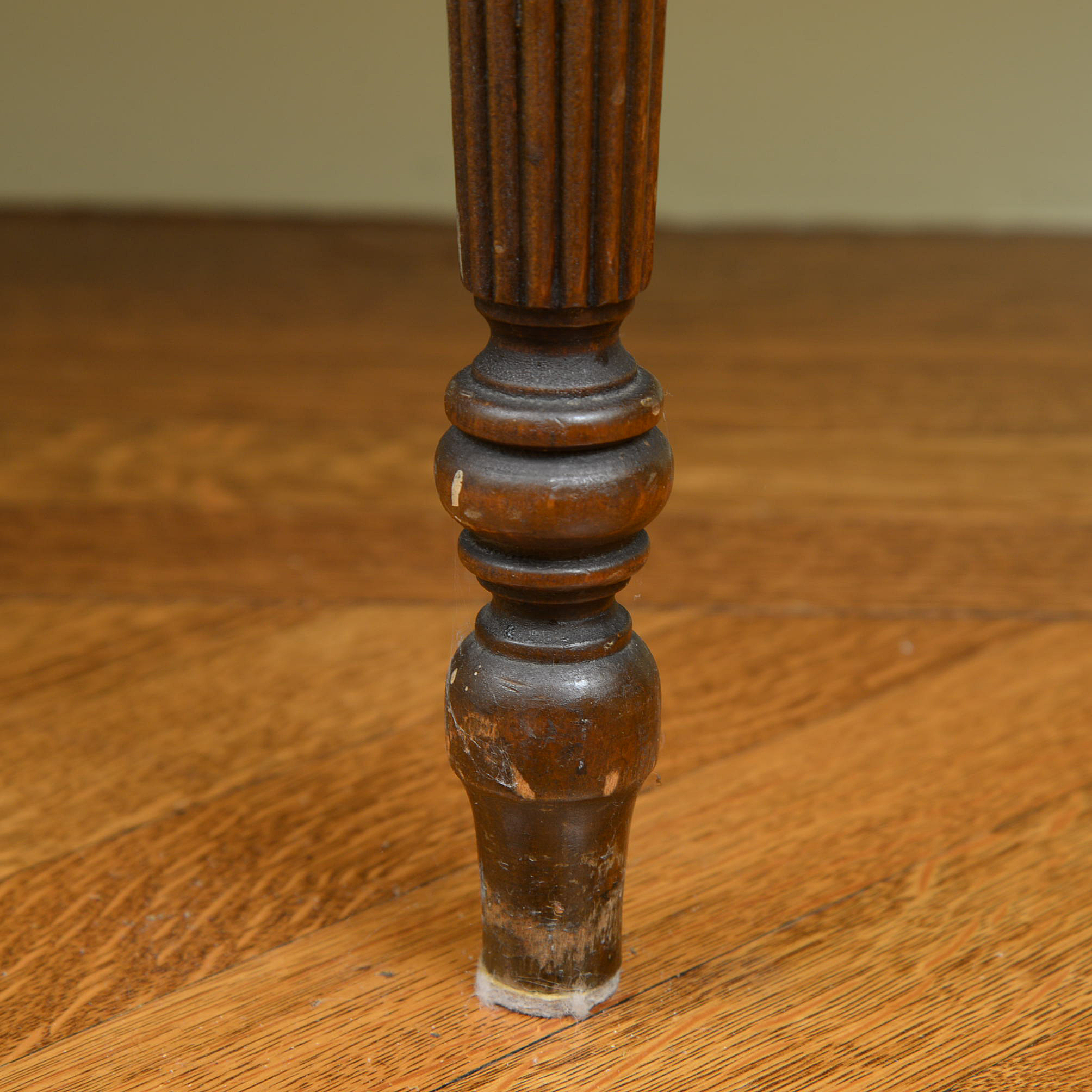 Federal Style Walnut Sideboard, Mid-20th Century