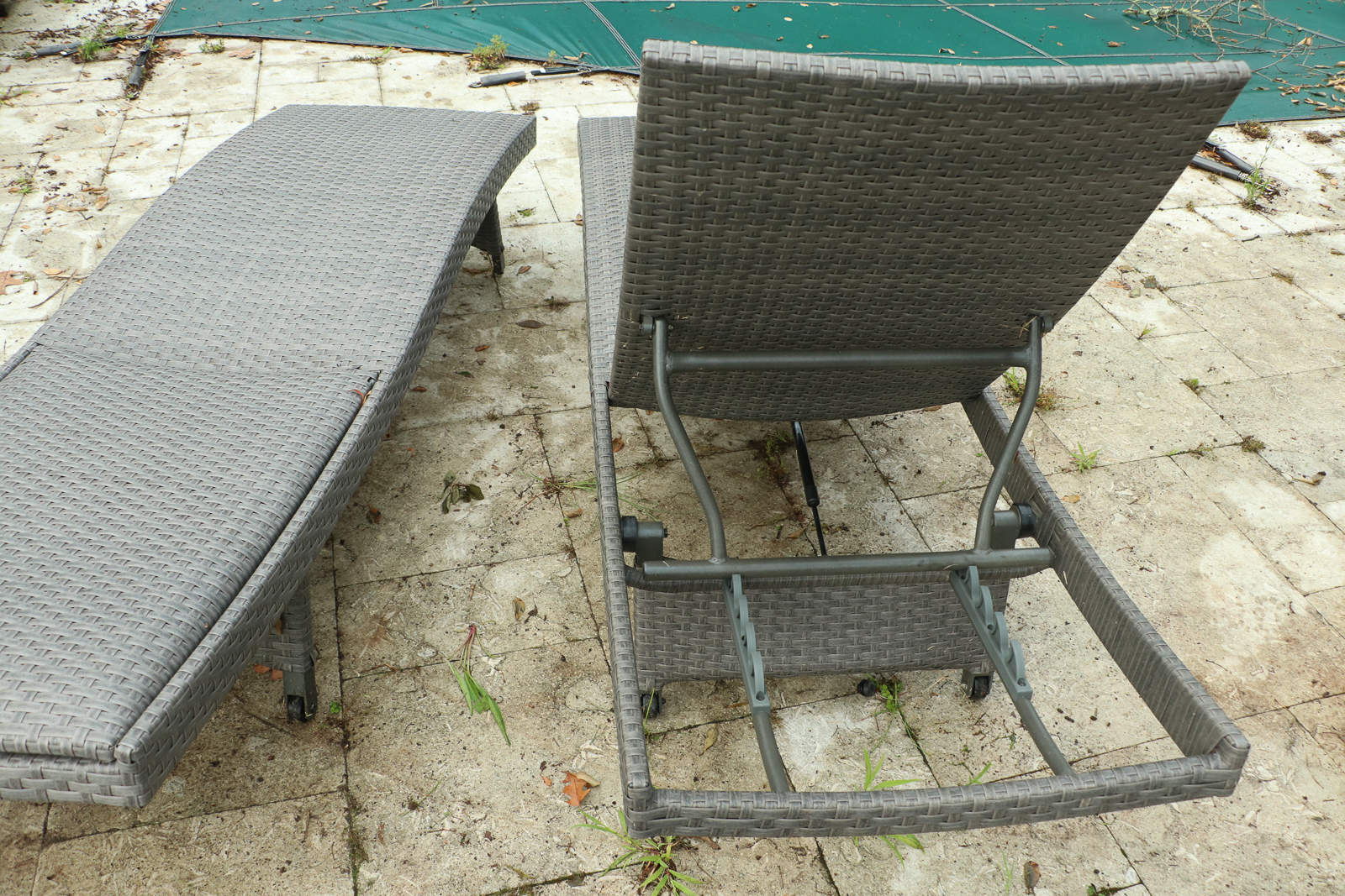 Resin Wicker Chaise Lounge Chairs