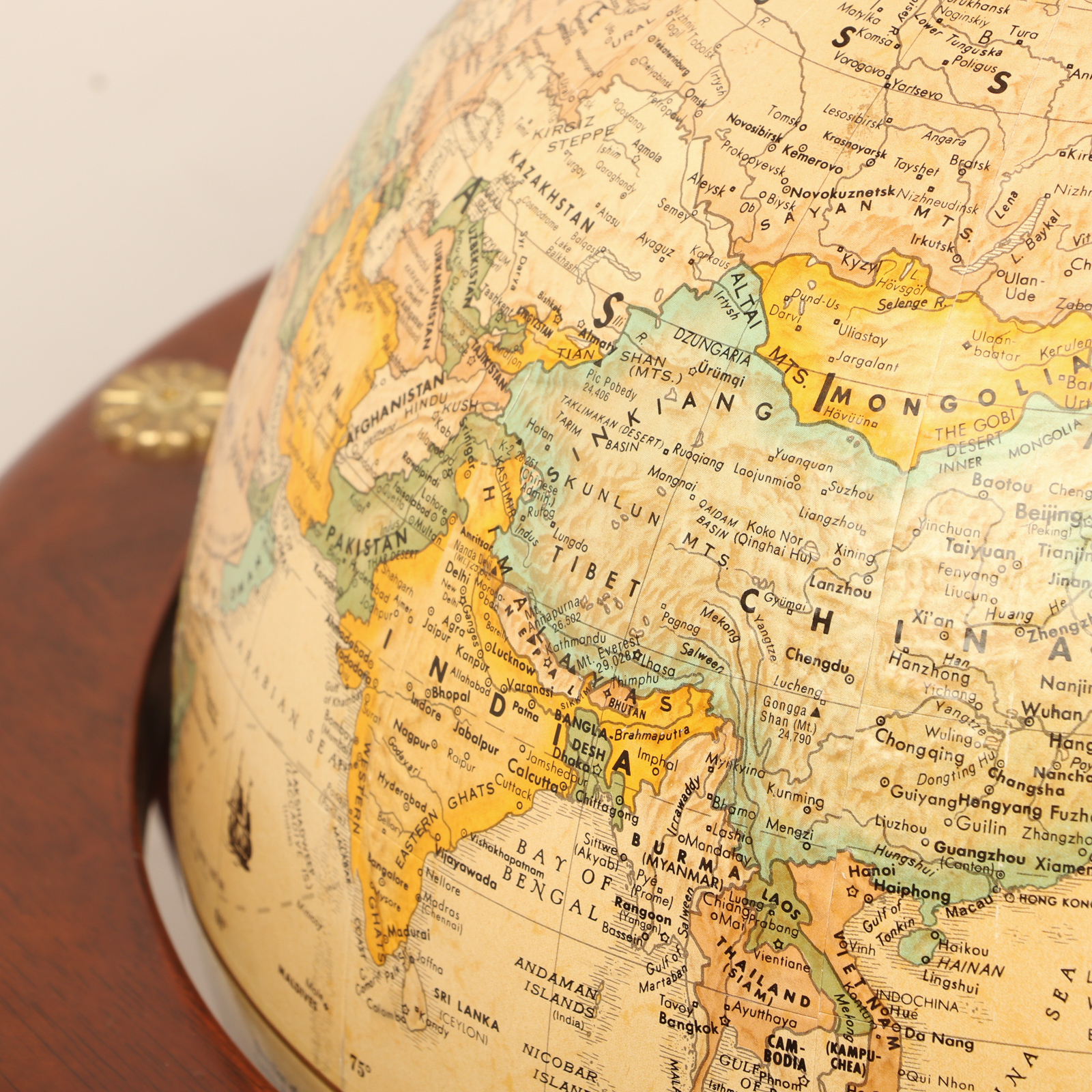 Replogle World Classic Series Standing Globe, Mid to Late 20th Century