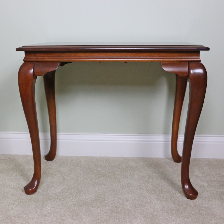 Queen Anne Style Mahogany Tea Table, Late 20th Century
