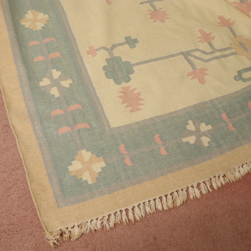 8'1 x 10'2 Handwoven Floral Wool Area Rug