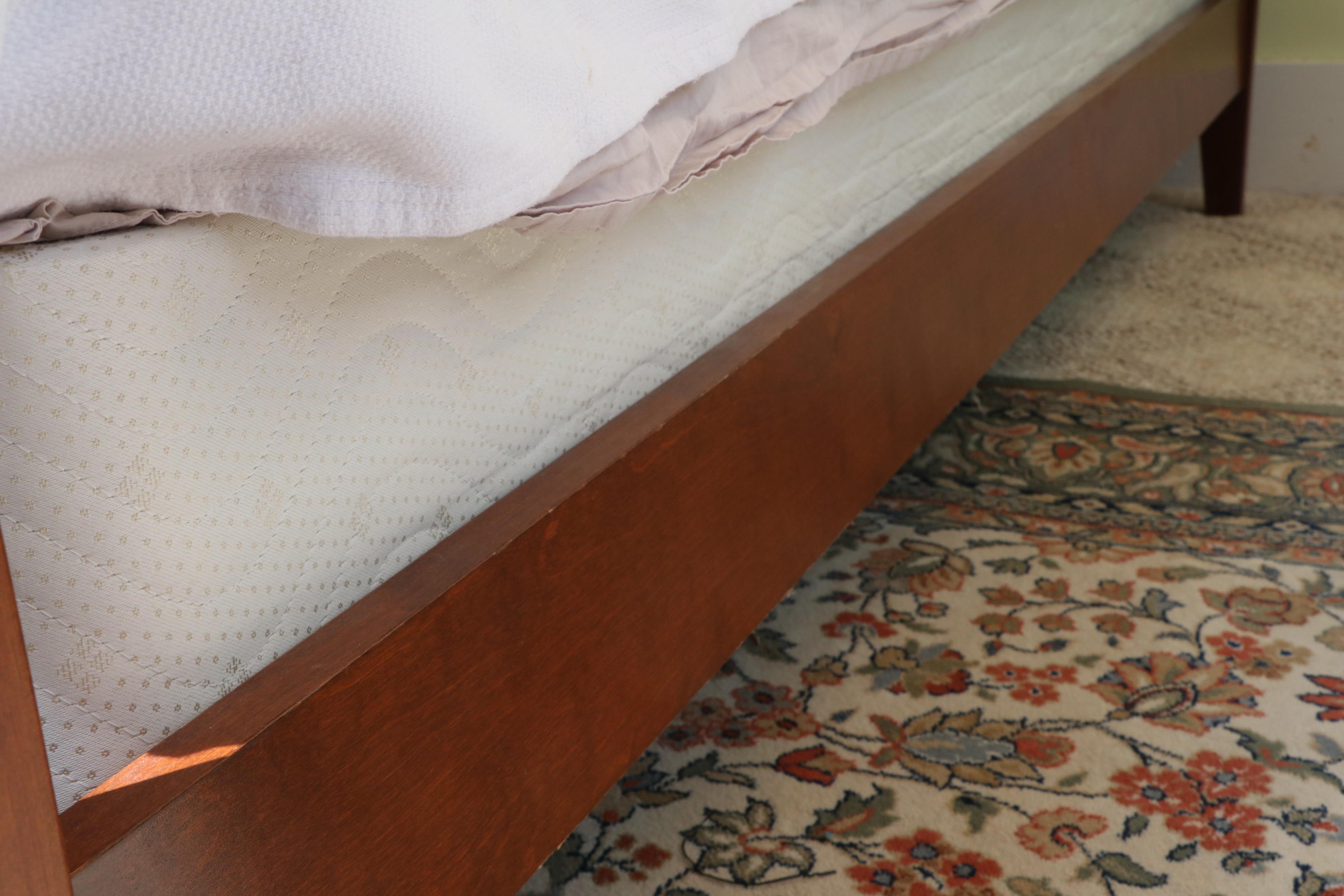 Ethan Allen "American Impressions" Queen Sized Sleigh Bed Frame