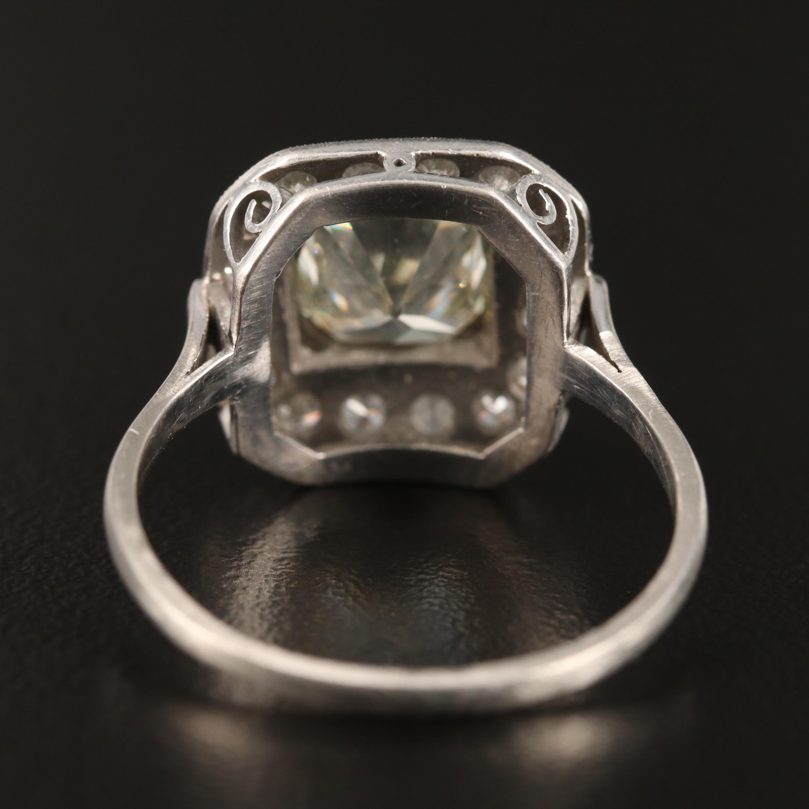 Vintage Platinum 2.61 CTW Diamond Ring with 2.01 CT Center