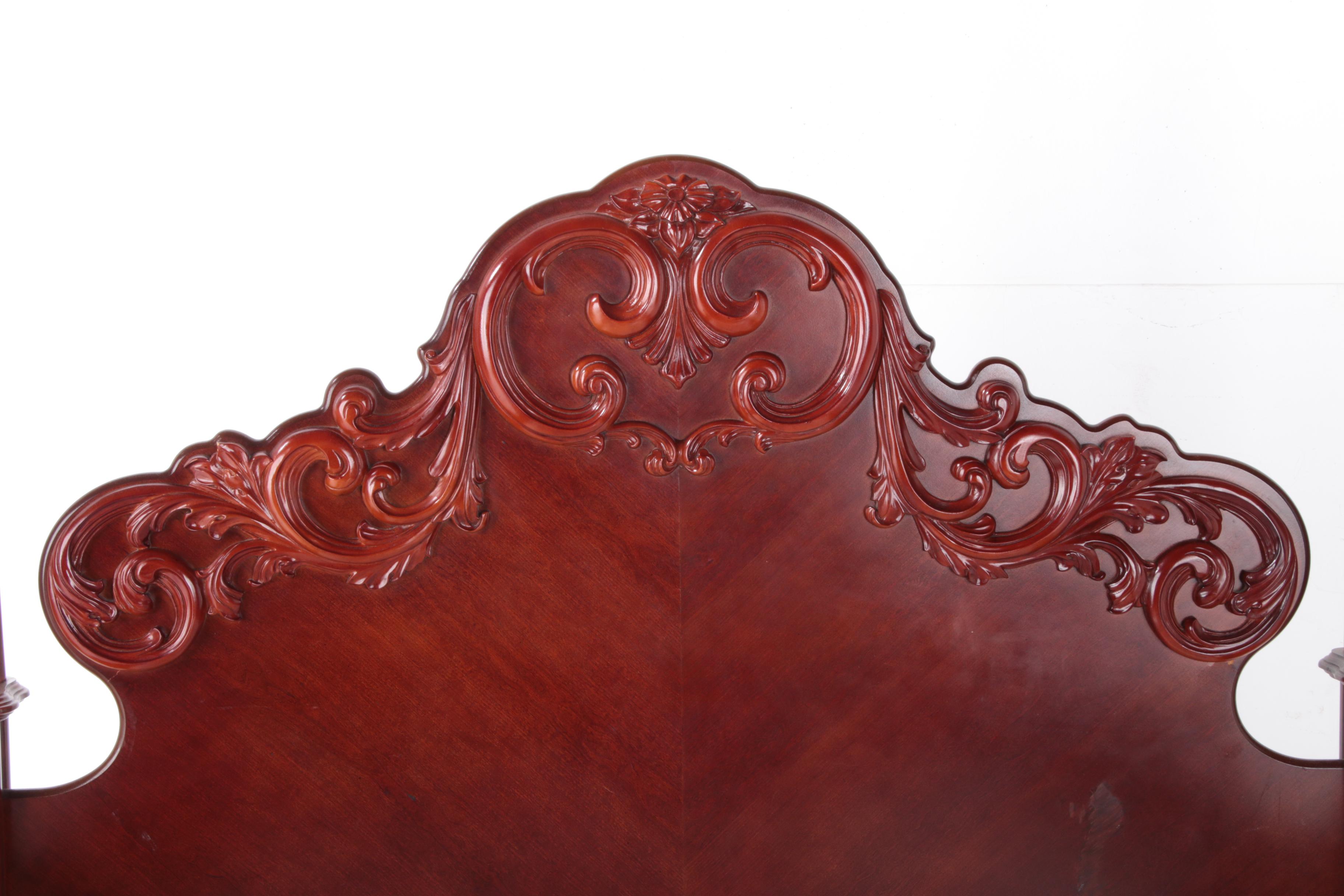 Pulaski Furniture Rococo Style Mahogany Veneer Queen Four Poster Bed Frame