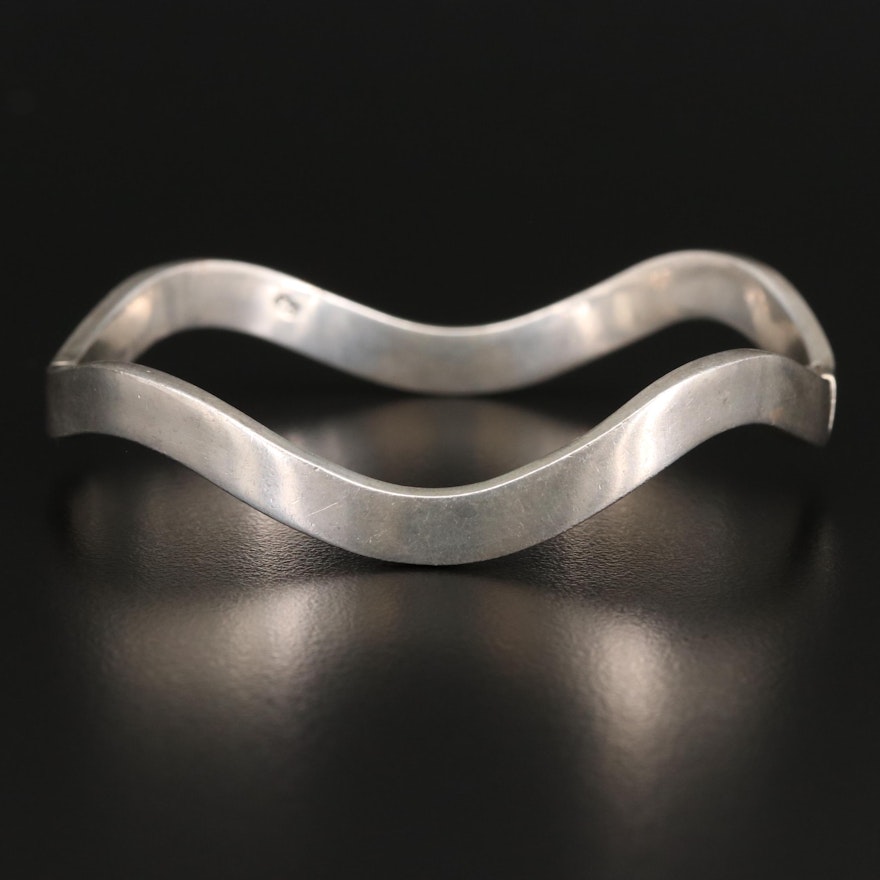 Sterling Silver Hinged Bangle Bracelet with Curving Design