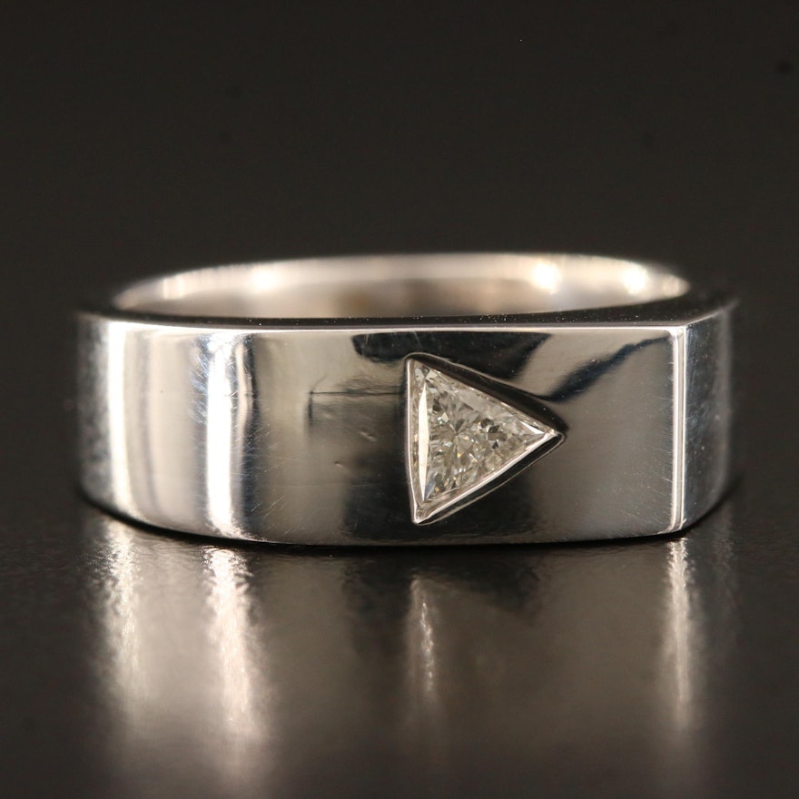 18K Diamond Asymmetrical Band Design