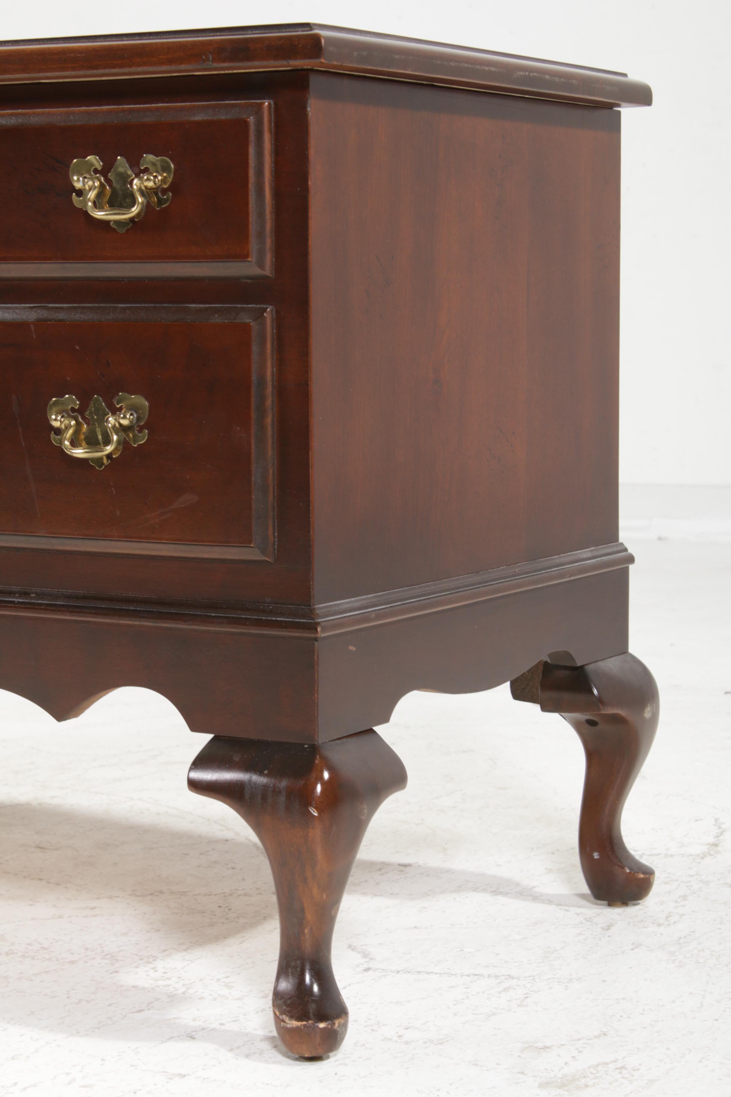 Lane Aromatite Queen Anne Style Cedar Chest