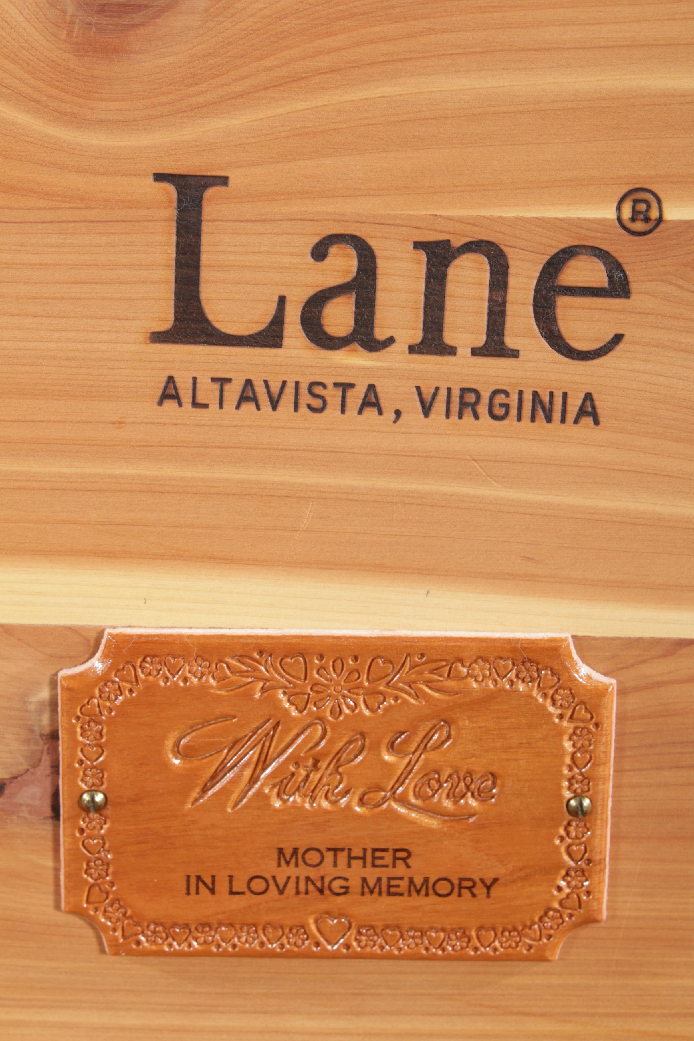 Lane Aromatite Queen Anne Style Cedar Chest