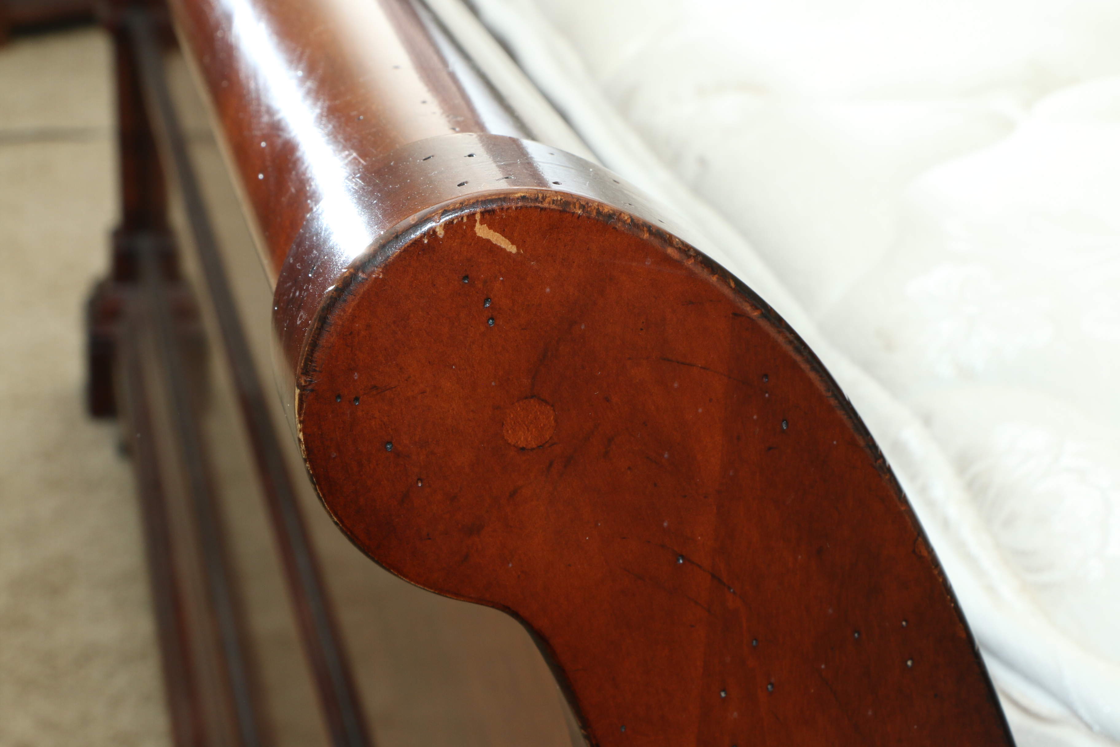 Henredon Mahogany Stained King Size Sleigh Bed Frame