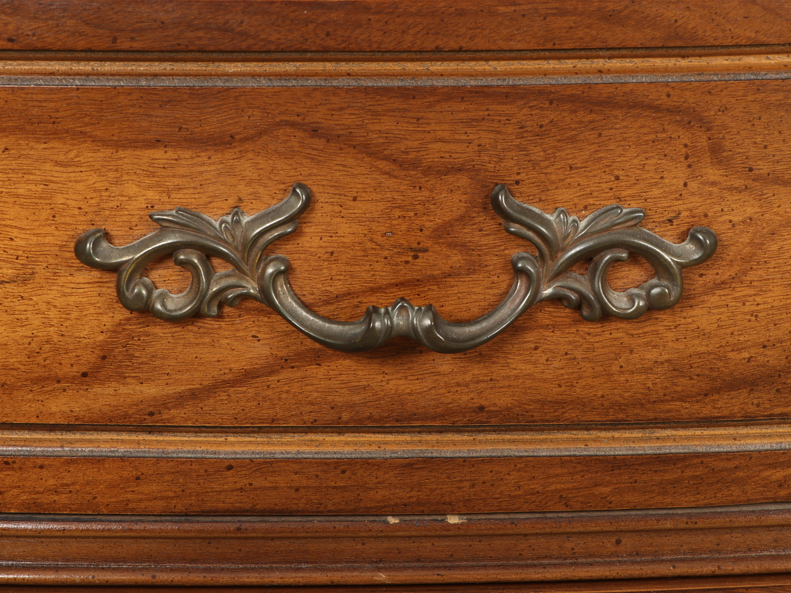 Broyhill French Provincial Louis XV Style Dresser with Mirror, Late 20th Century