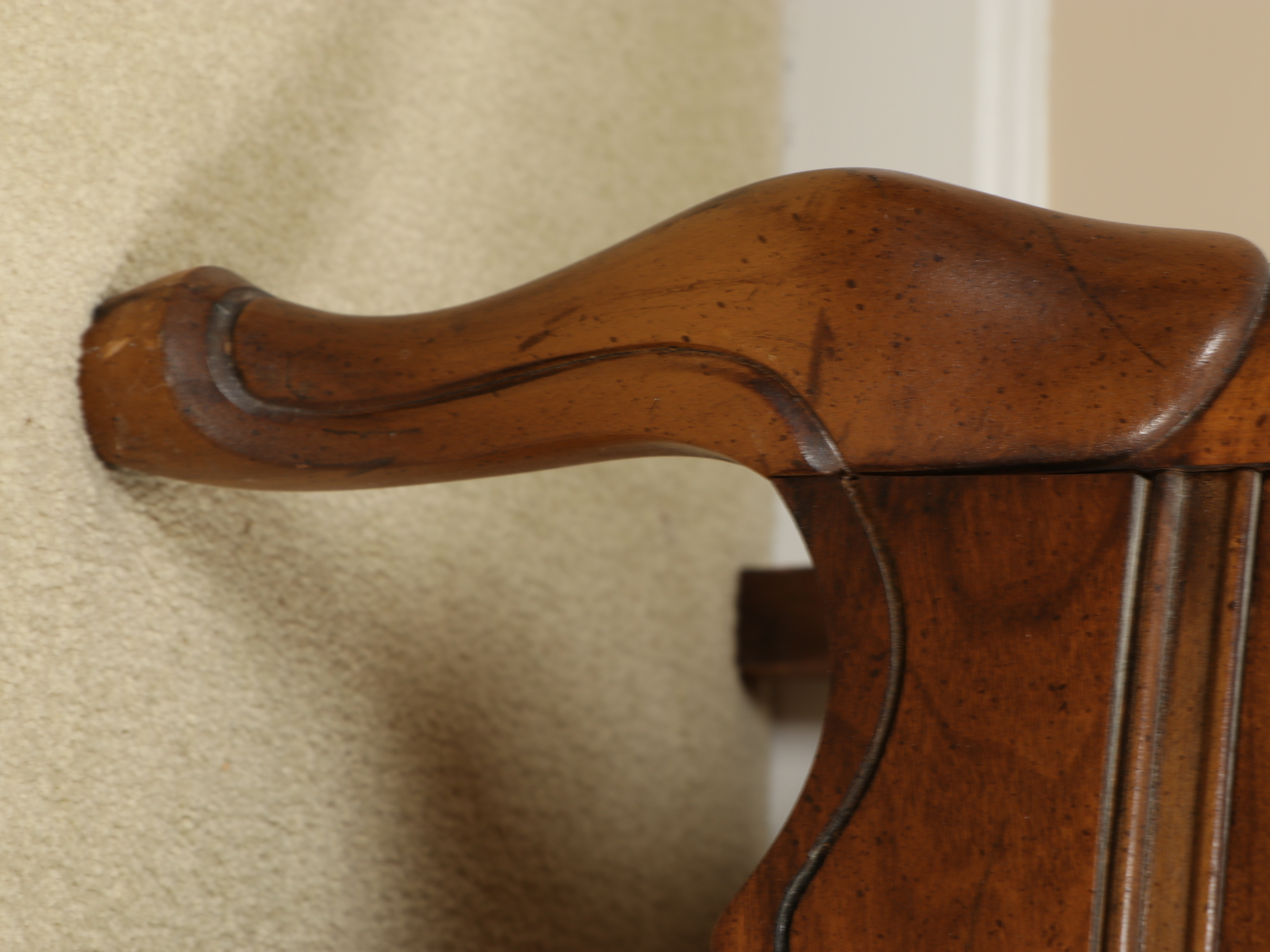 Broyhill French Provincial Louis XV Style Dresser with Mirror, Late 20th Century