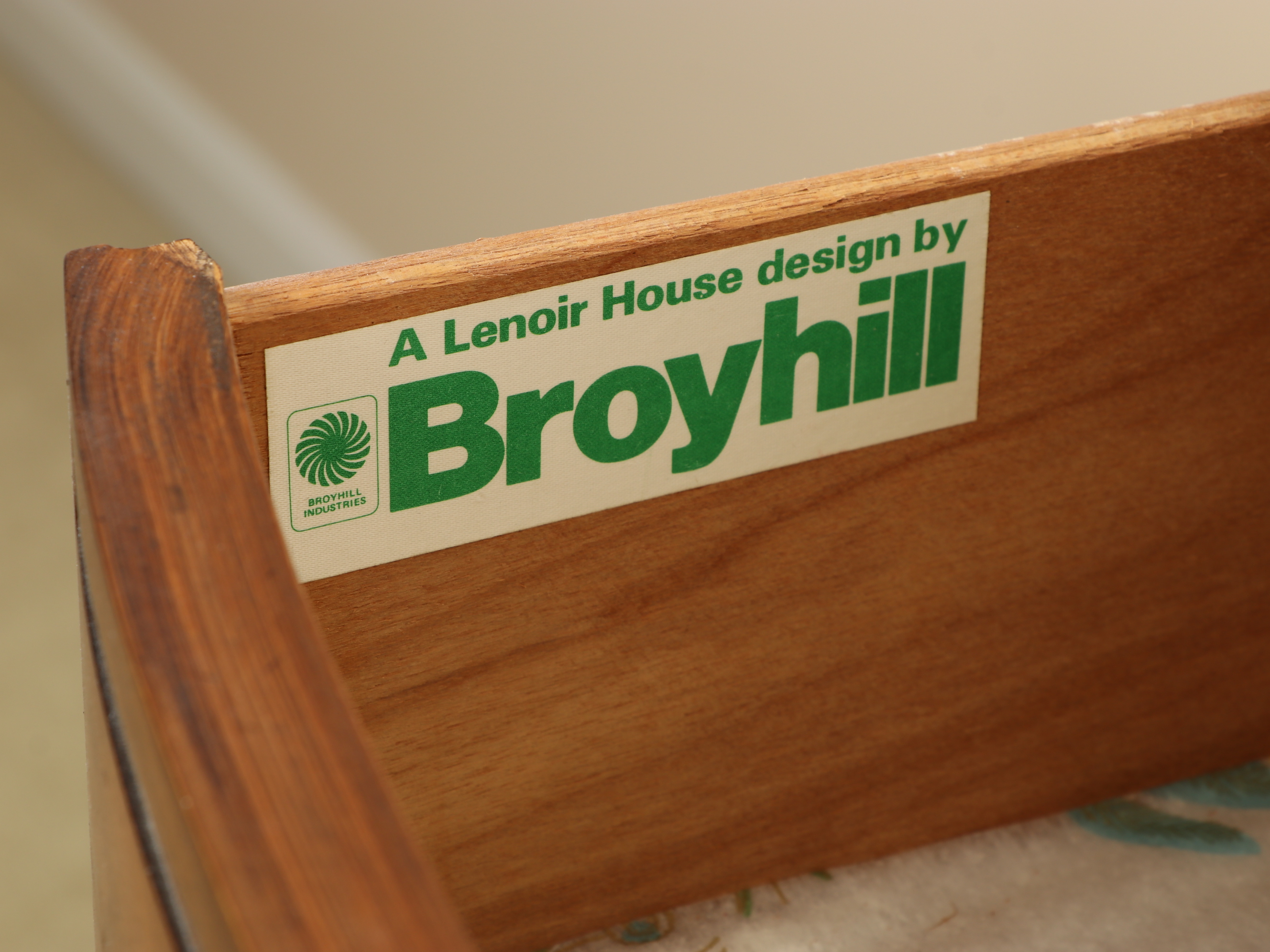 Broyhill French Provincial Louis XV Style Dresser with Mirror, Late 20th Century