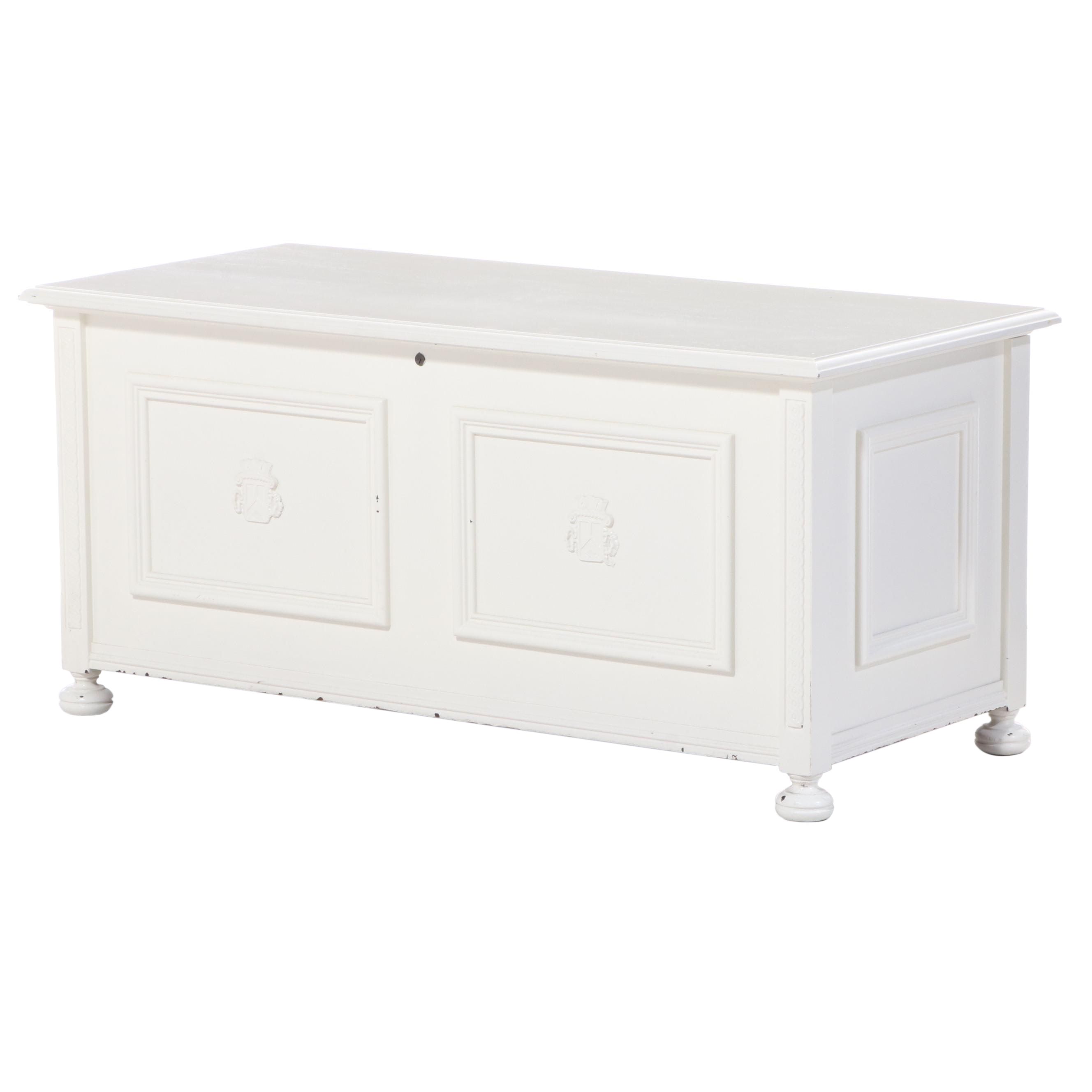 Roos Mfg. Co. Painted Mahogany Lift-Lid Chest with Cedar Baseboard and Tray