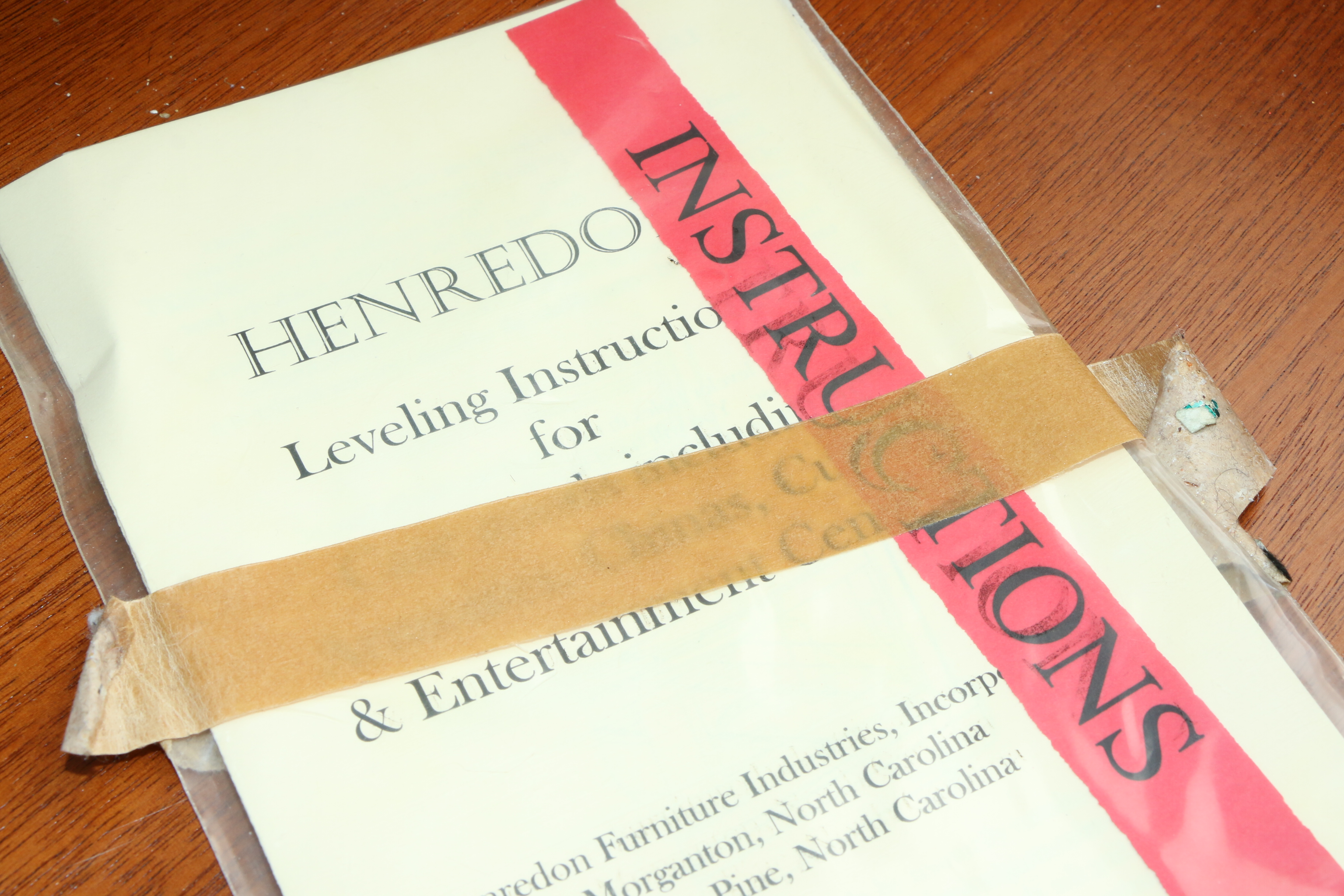 Henredon George III Style Mahogany-Stained Wood Entertainment Cabinet