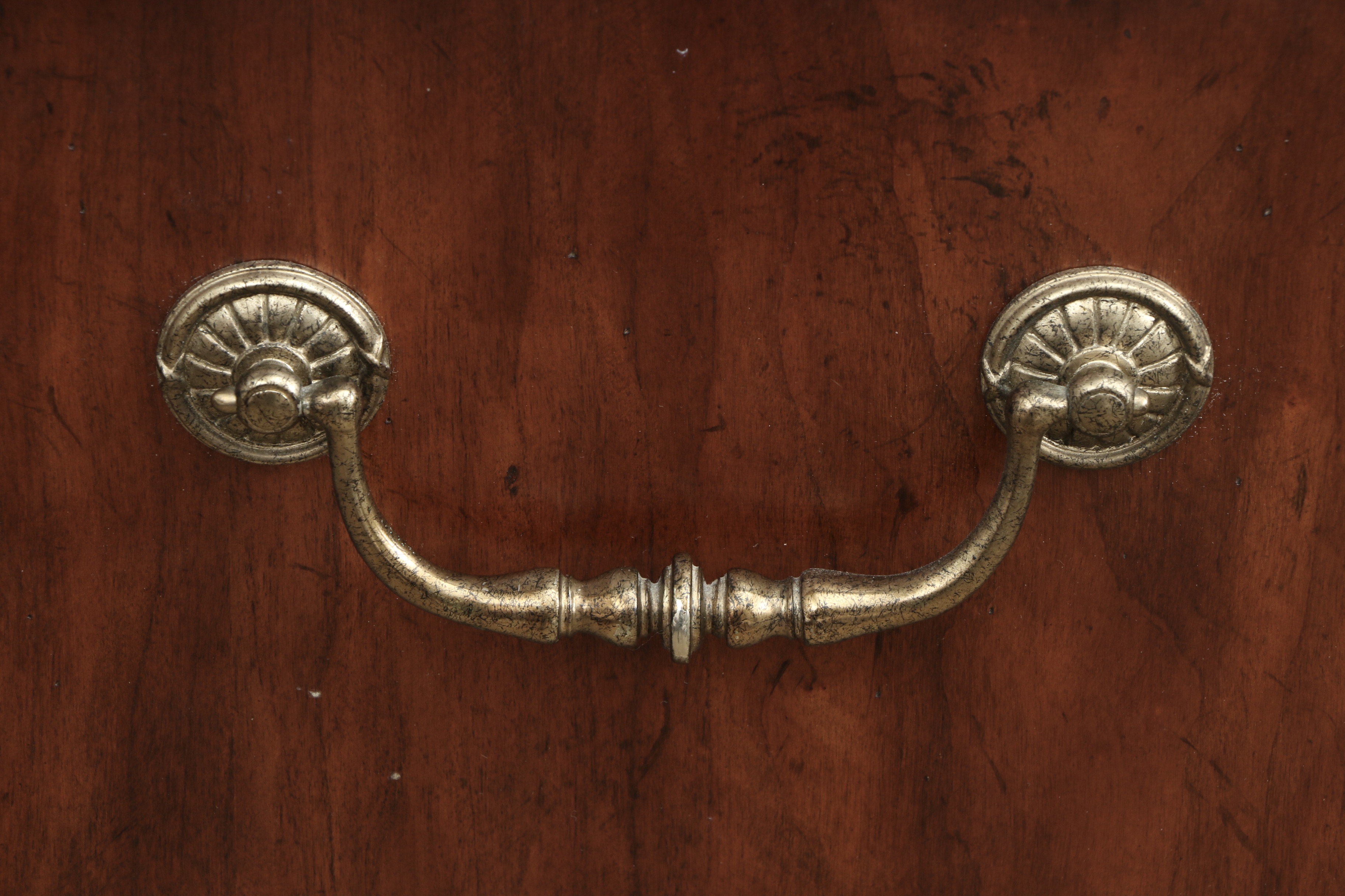 Henredon George III Style Mahogany-Stained Wood Entertainment Cabinet