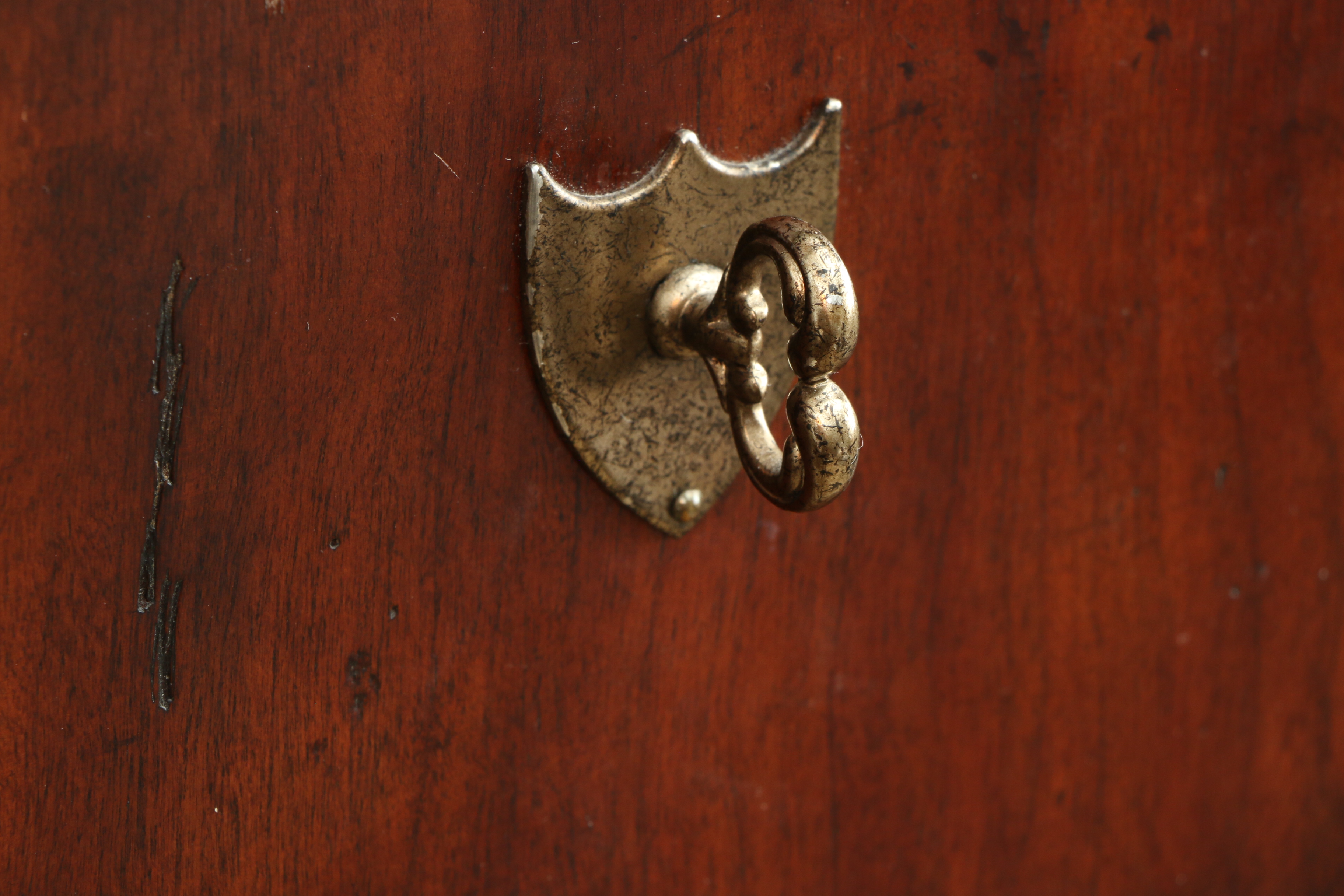 Henredon George III Style Mahogany-Stained Wood Entertainment Cabinet