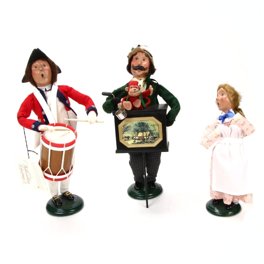 Byer's Choice Williamsburg Dolls with Organ Grinder and Monkey