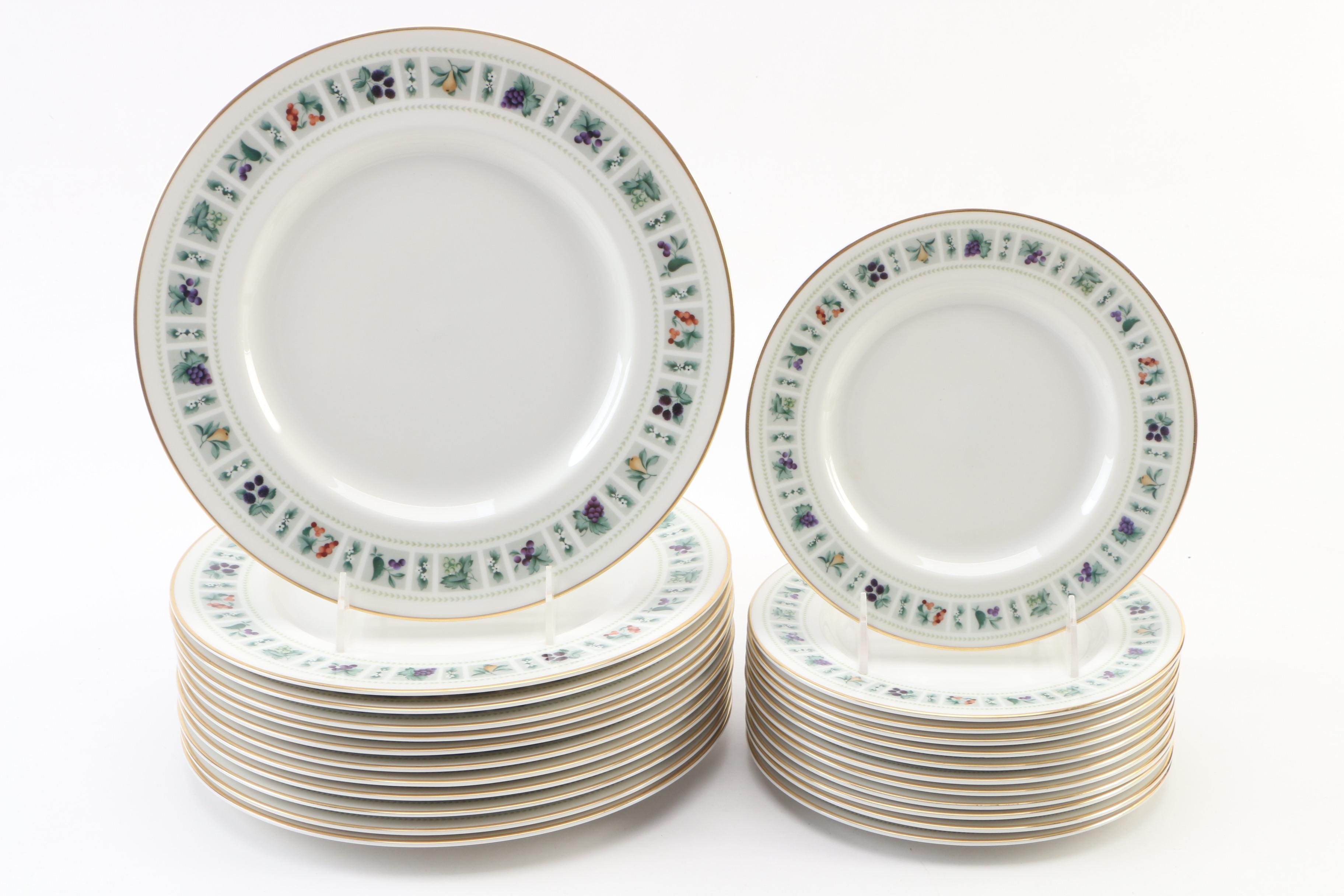 English Royal Doulton Ceramic "Tapestry" Dinnerware Set, Late 20th Century