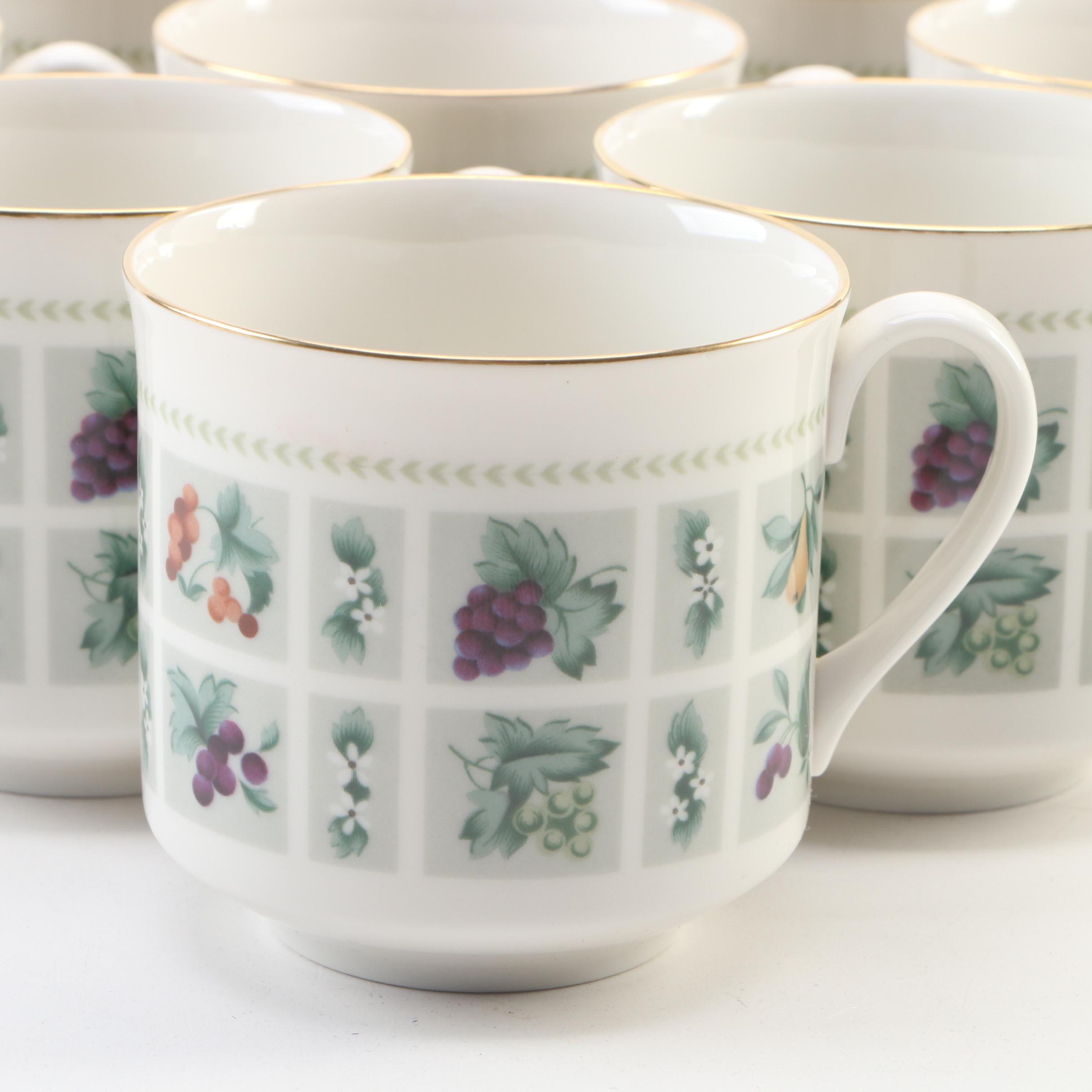 English Royal Doulton Ceramic "Tapestry" Dinnerware Set, Late 20th Century