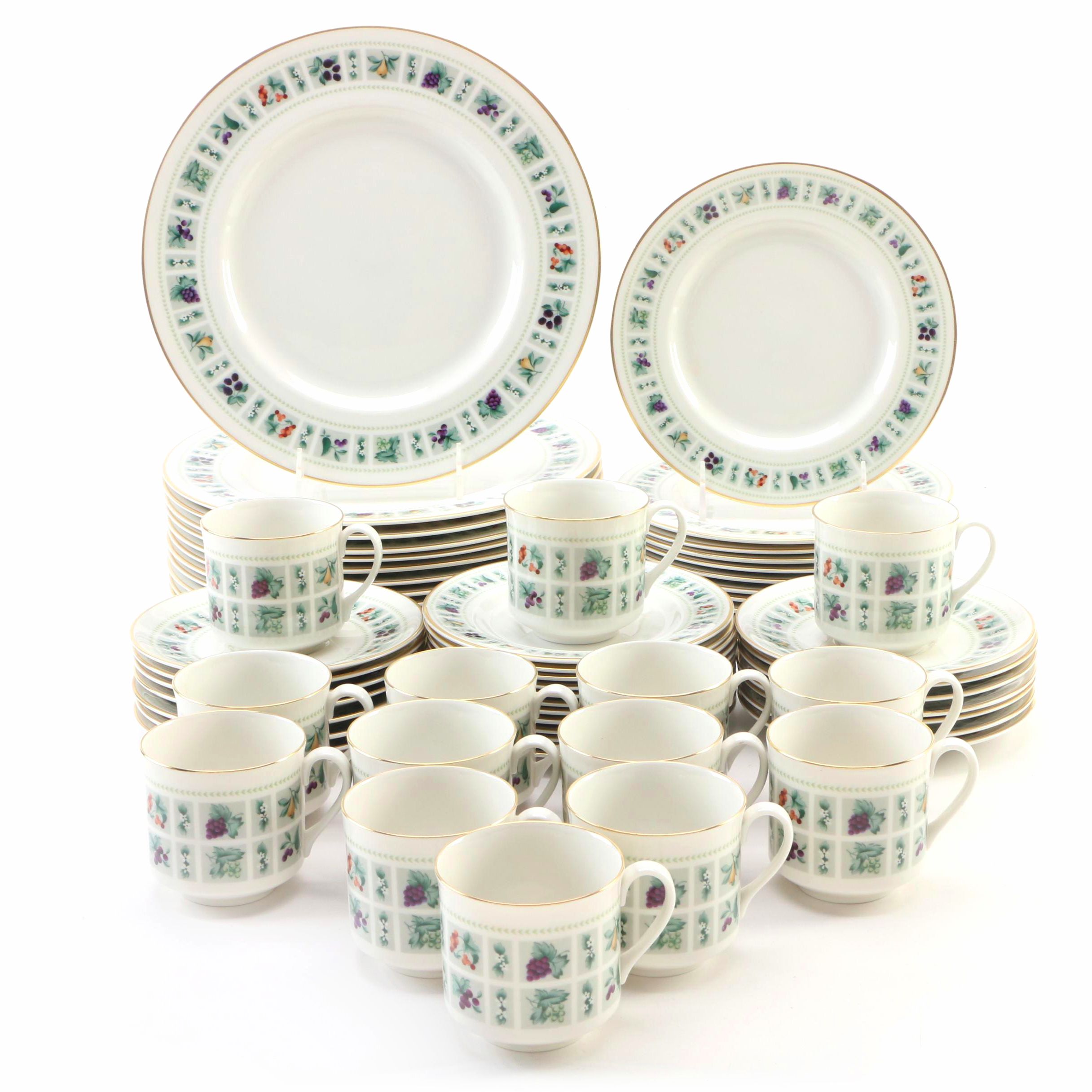 English Royal Doulton Ceramic "Tapestry" Dinnerware Set, Late 20th Century