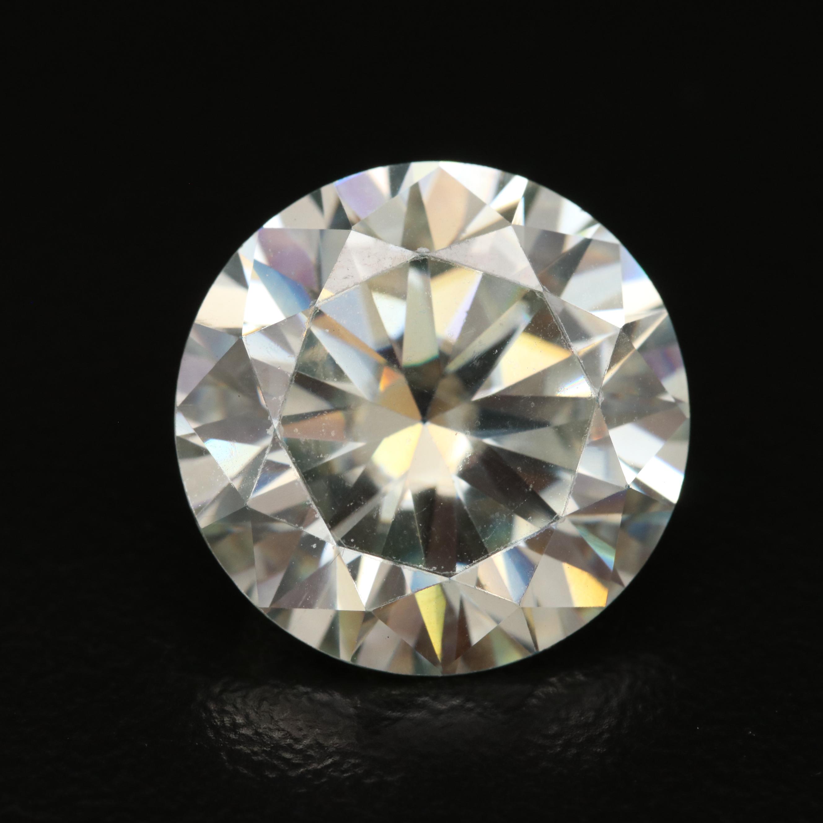 Loose Laboratory Grown Moissanite