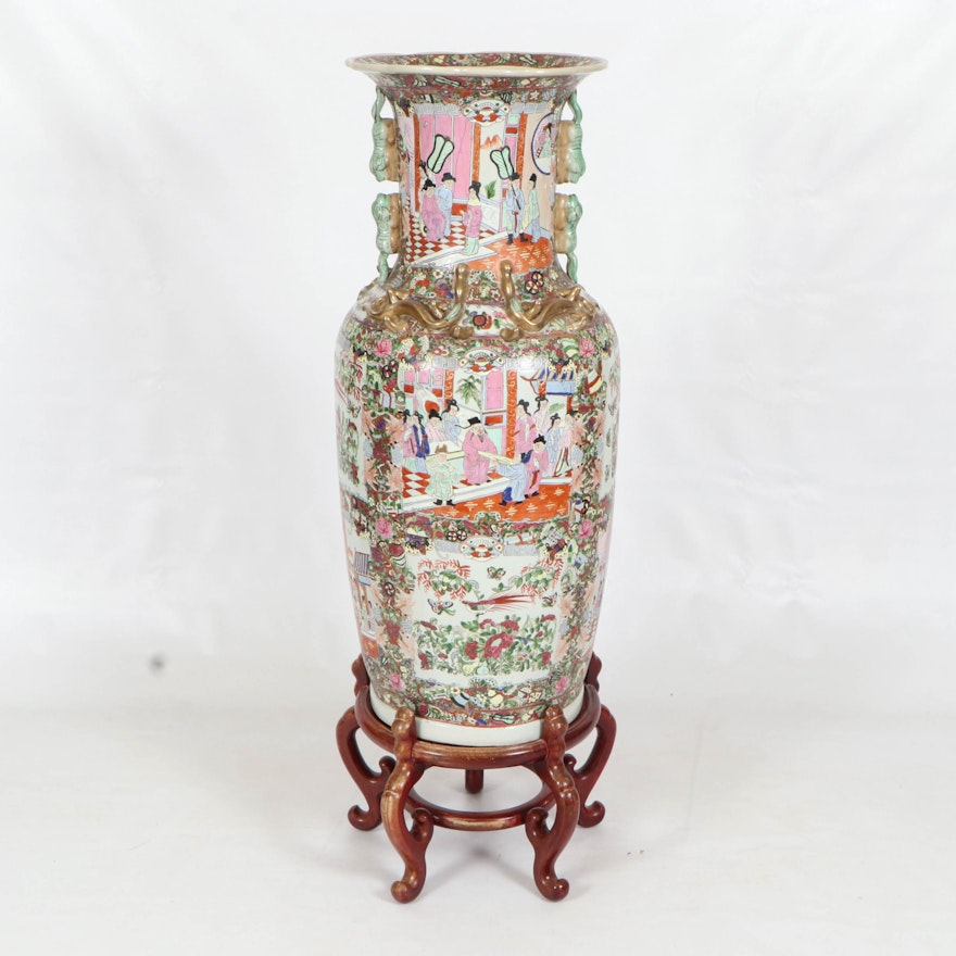Chinese Rose Medallion Floor Vase, Early to Mid 20th Century